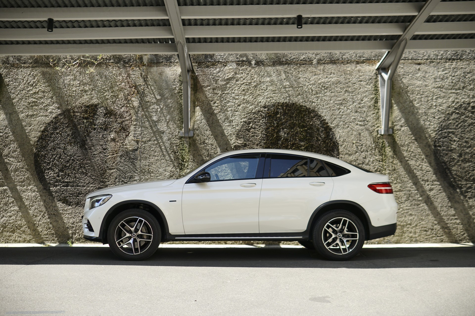 MERCEDES-BENZ GLC Coupé 350 e AMG Line 4Matic 7G-Tronic-showroom-element-1