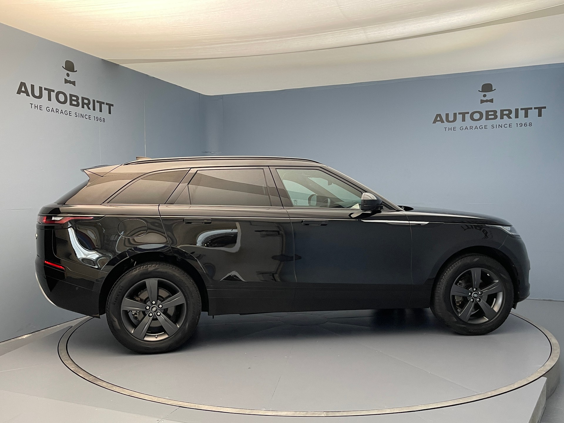 LAND ROVER Range Rover Velar 2.0 T S-showroom-element-2