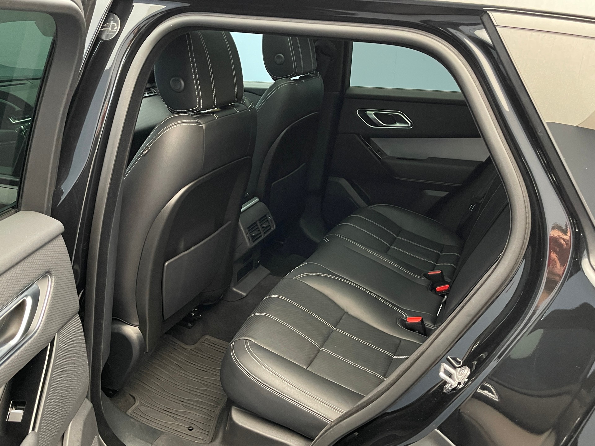 LAND ROVER Range Rover Velar 2.0 T S-image-10
