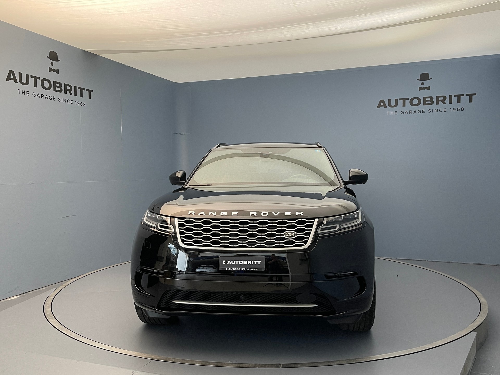 LAND ROVER Range Rover Velar 2.0 T S-showroom-element-1