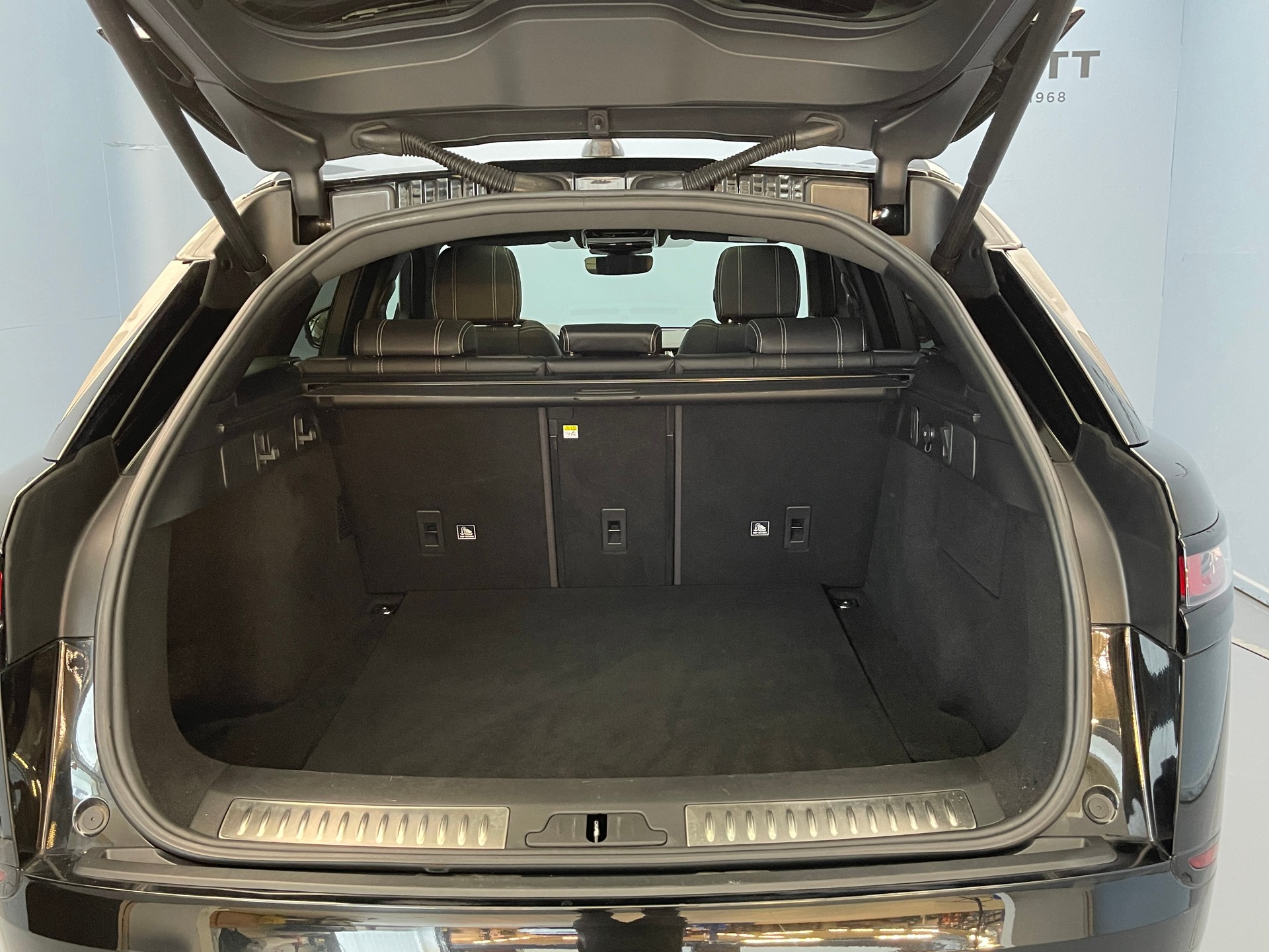 LAND ROVER Range Rover Velar 2.0 T S-image-12