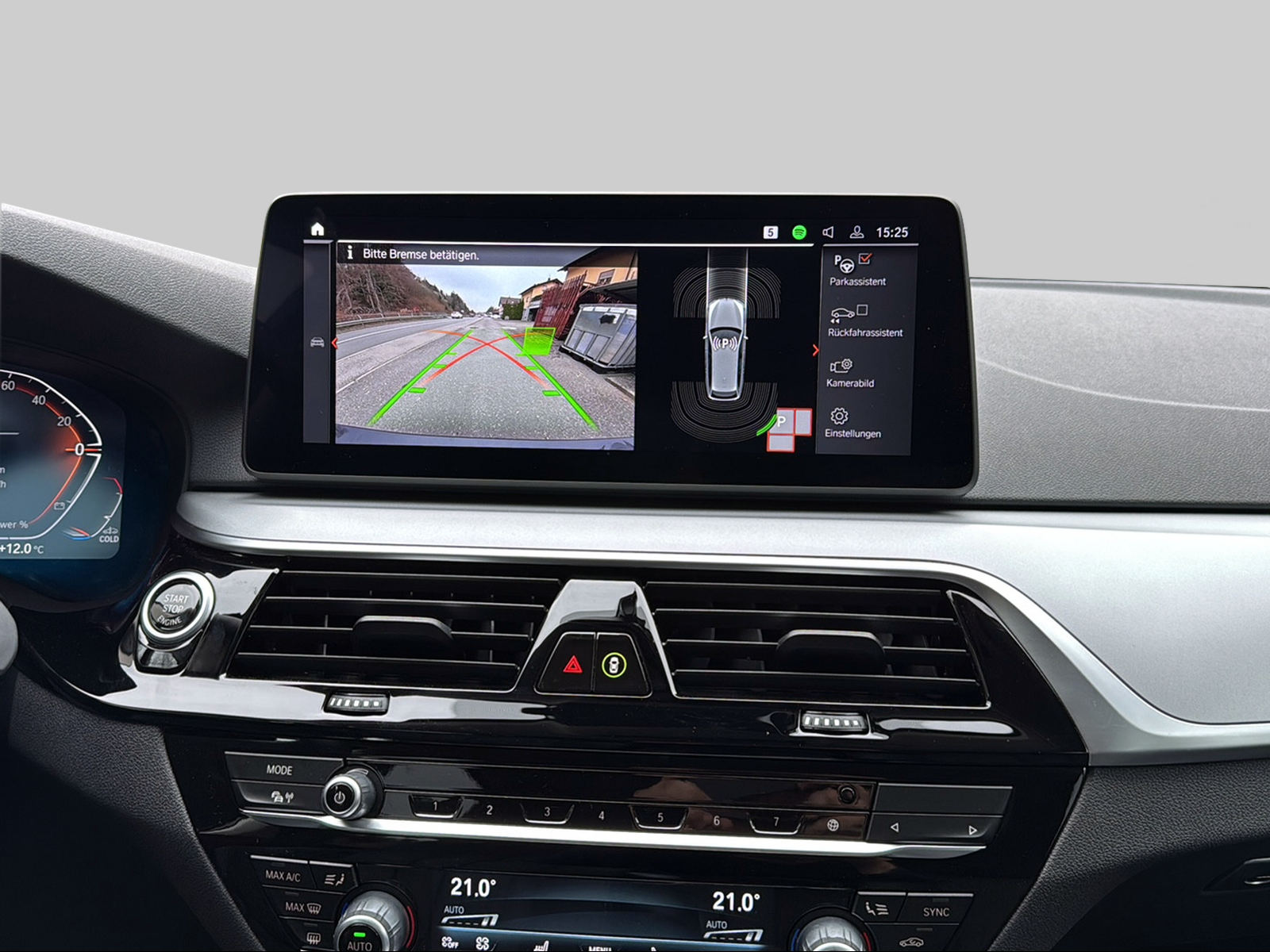 BMW 520d xDrive 48V Touring Steptronic-image-9