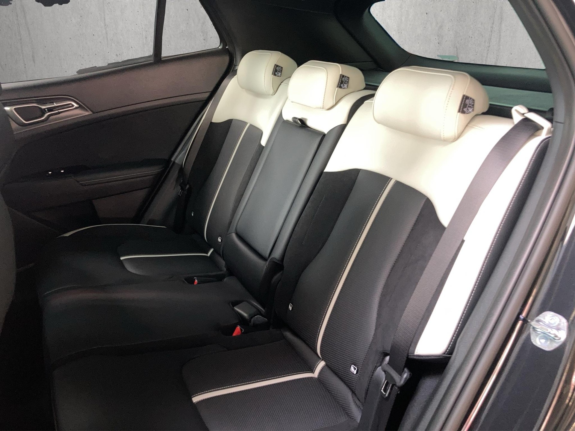 KIA Sportage 1.6 T-GDi Hybrid GT-Line-image-9