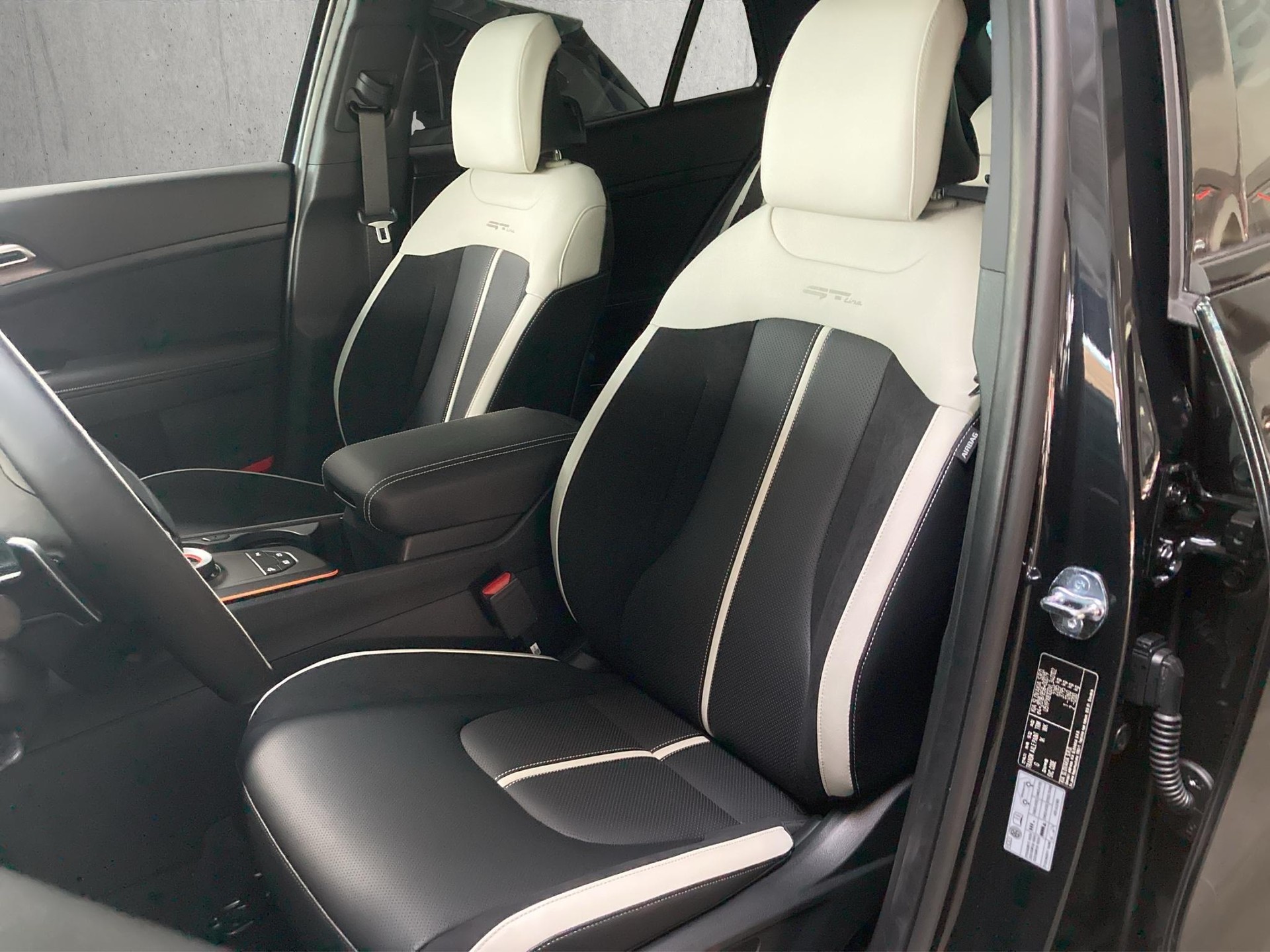 KIA Sportage 1.6 T-GDi Hybrid GT-Line-image-8