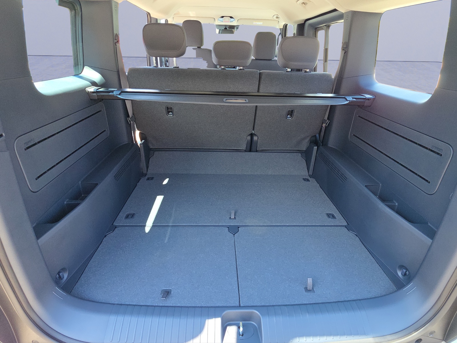 KIA PV5 Passenger 71.2 kWh Plus-image-11