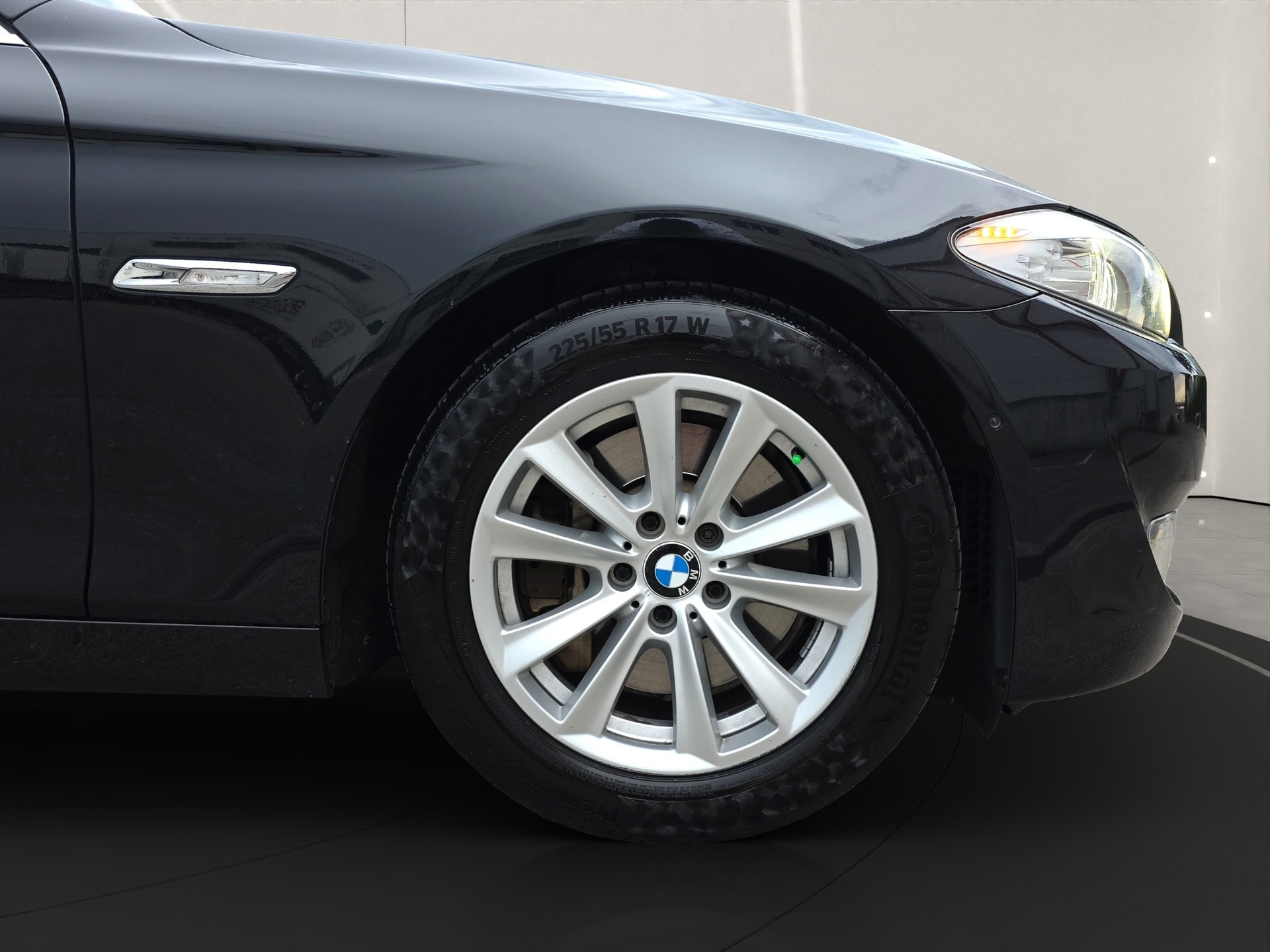 BMW 530d xDrive Steptronic Aus erster Hand-image-14
