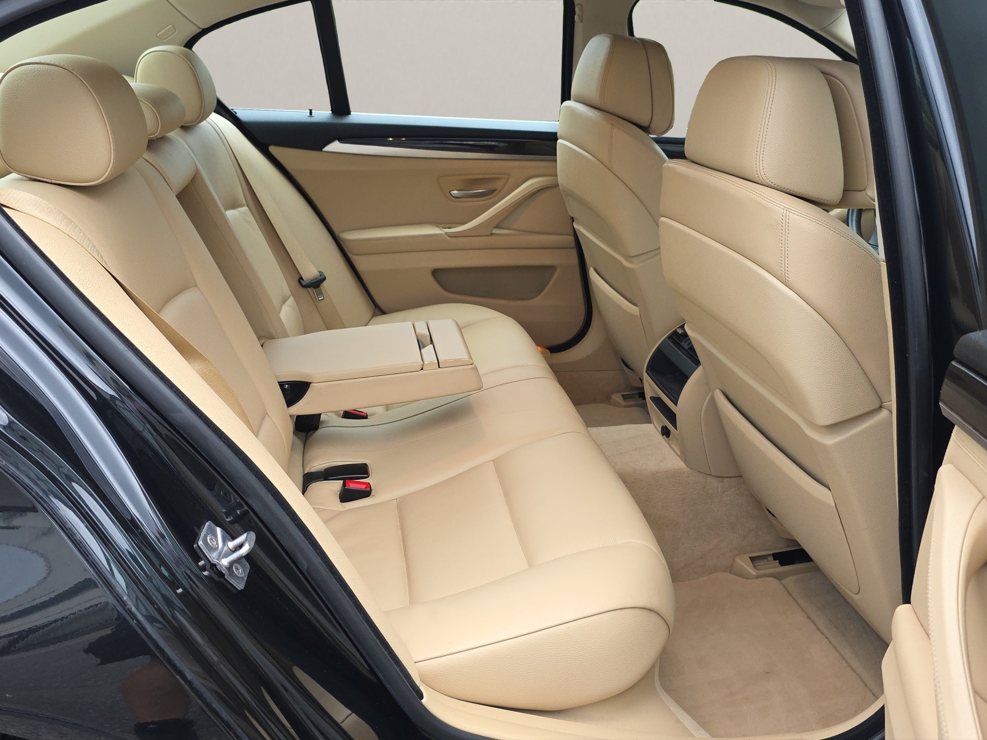 BMW 530d xDrive Steptronic Aus erster Hand-image-13