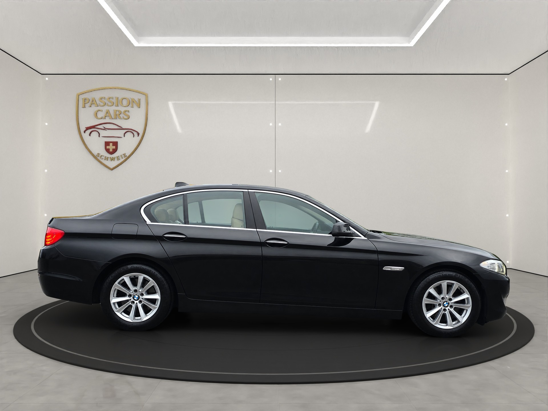 BMW 530d xDrive Steptronic Aus erster Hand-image-5
