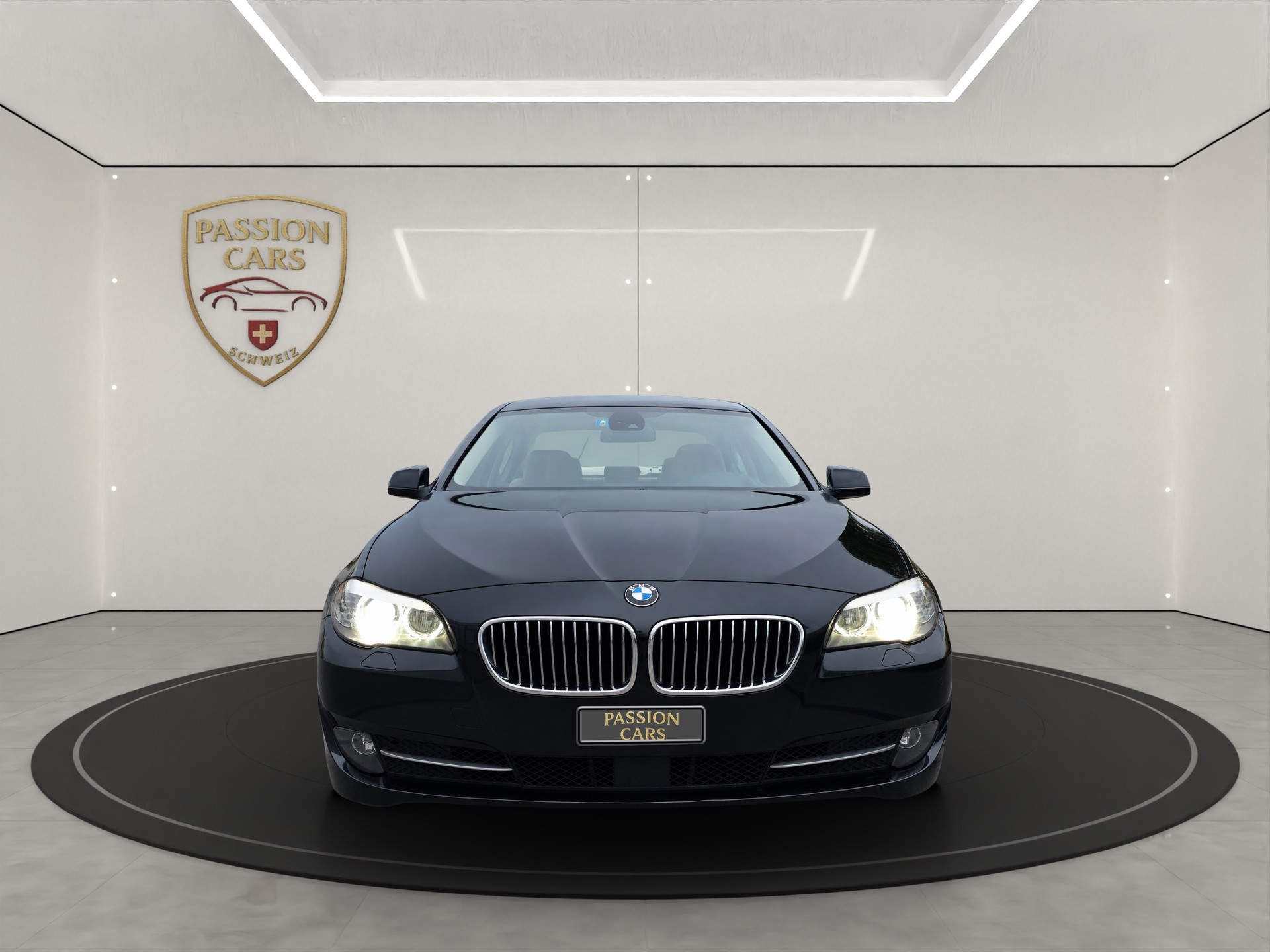 BMW 530d xDrive Steptronic Aus erster Hand-image-7