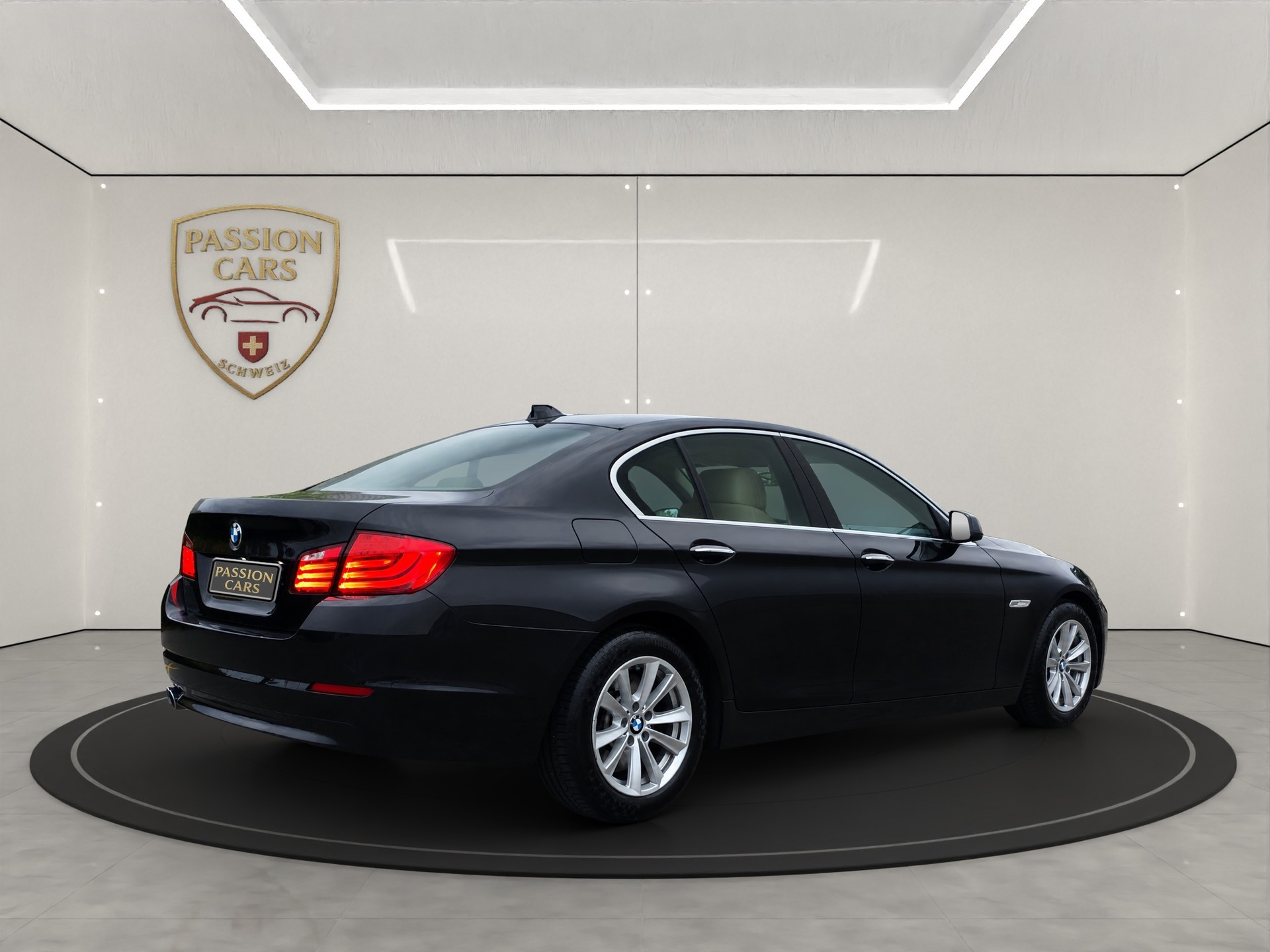 BMW 530d xDrive Steptronic Aus erster Hand-image-4