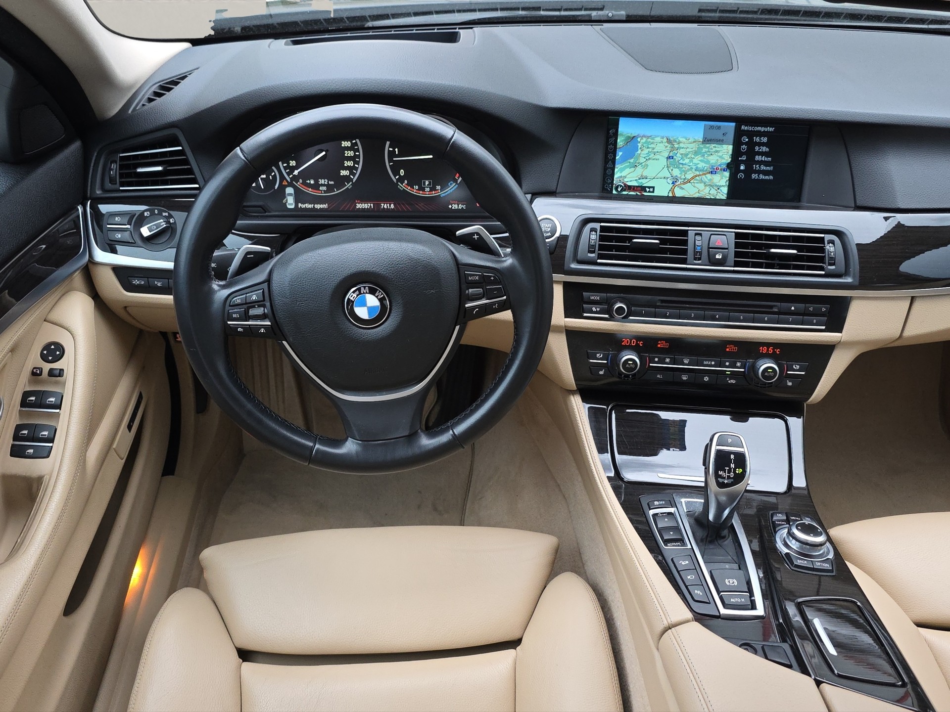 BMW 530d xDrive Steptronic Aus erster Hand-image-10