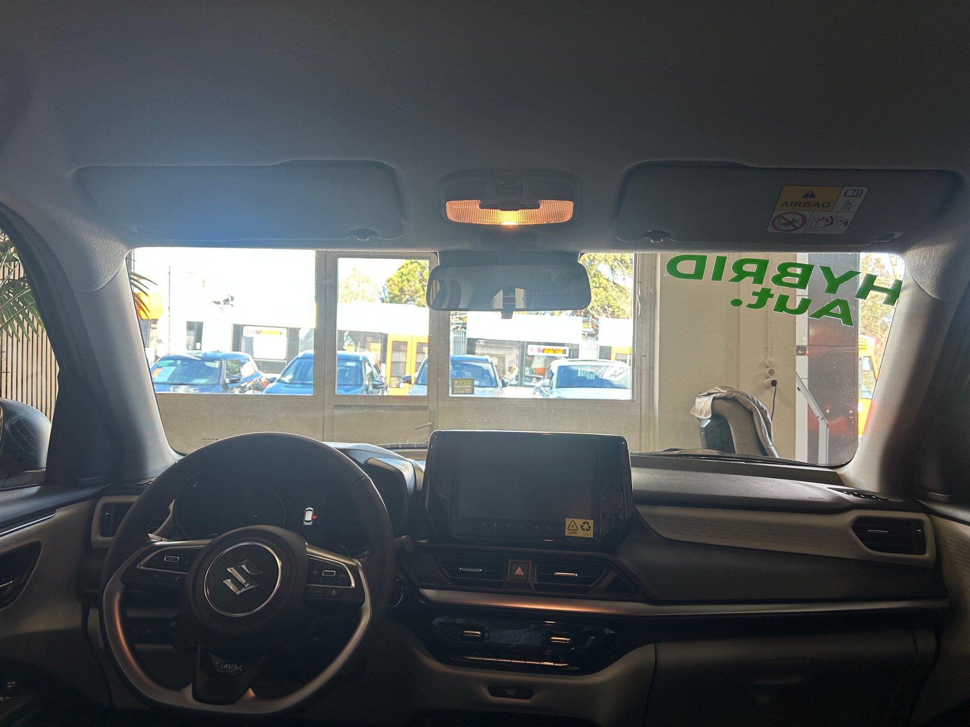 SUZUKI Swift 1.2 Sakura Hybrid-image-7
