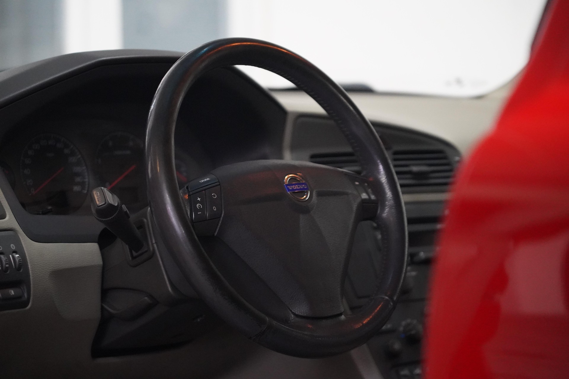 VOLVO S60 D5-image-9
