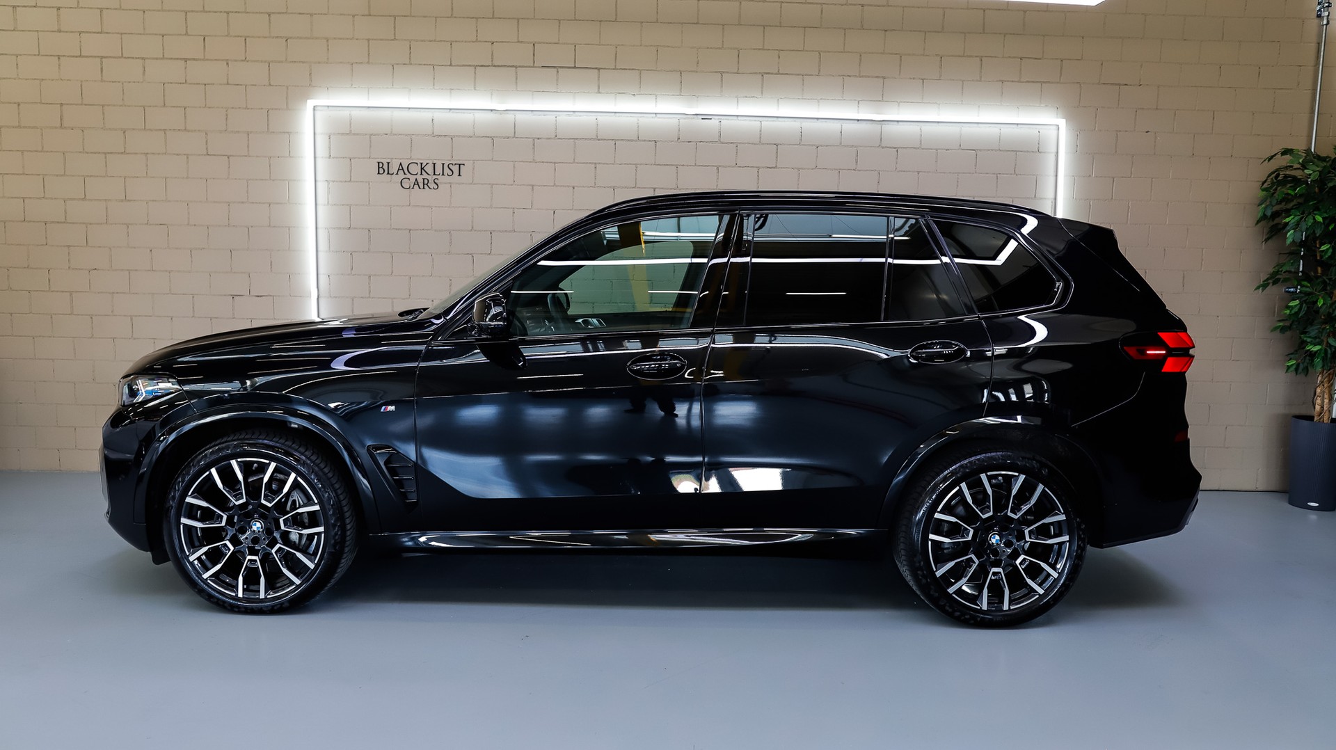 BMW X5 xDrive 48V 40d M Sport Steptronic *FACELIFT*-showroom-element-3