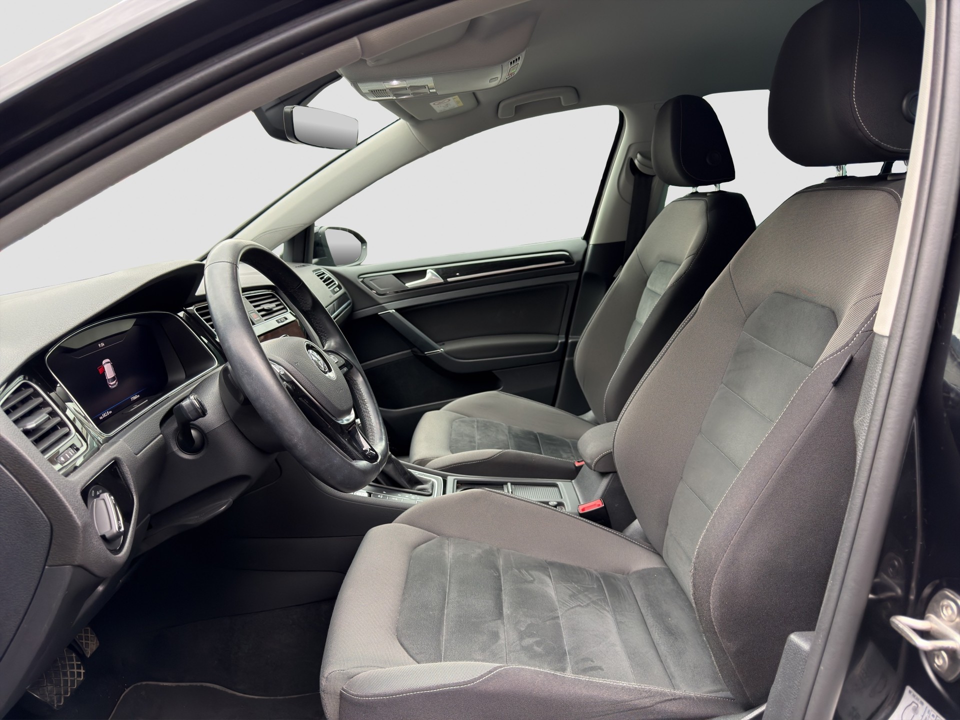 VW Golf 2.0 TDI Highline Swiss Line Limited 4M DSG-image-10