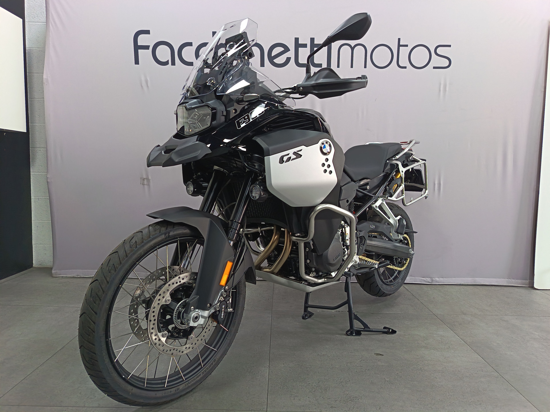BMW F 900 GS Adventure *** selle extra-basse ***-image-2
