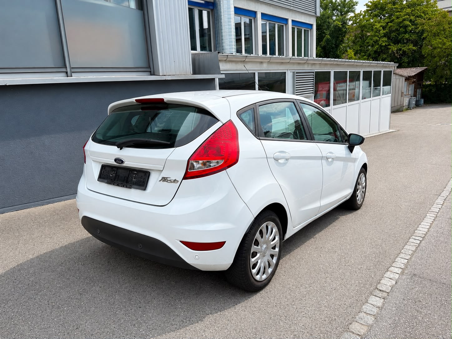 FORD Fiesta 1.25 16V Trend+-showroom-element-2