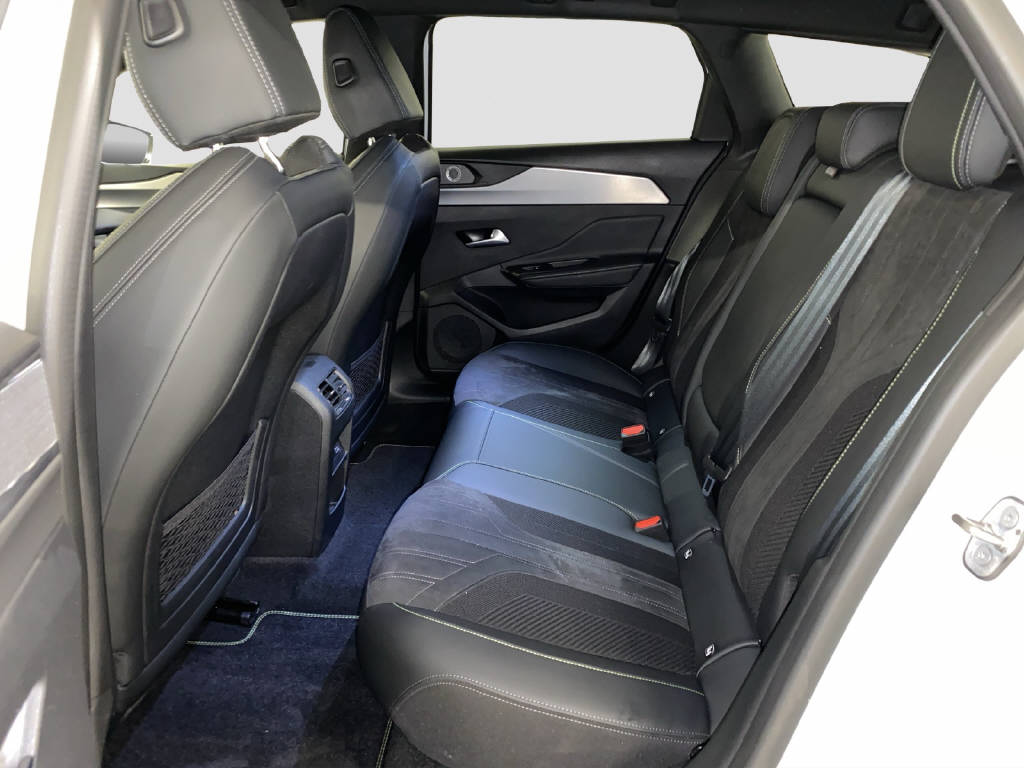 PEUGEOT 308 SW 1.6 PHEV 180 PS GT-image-13