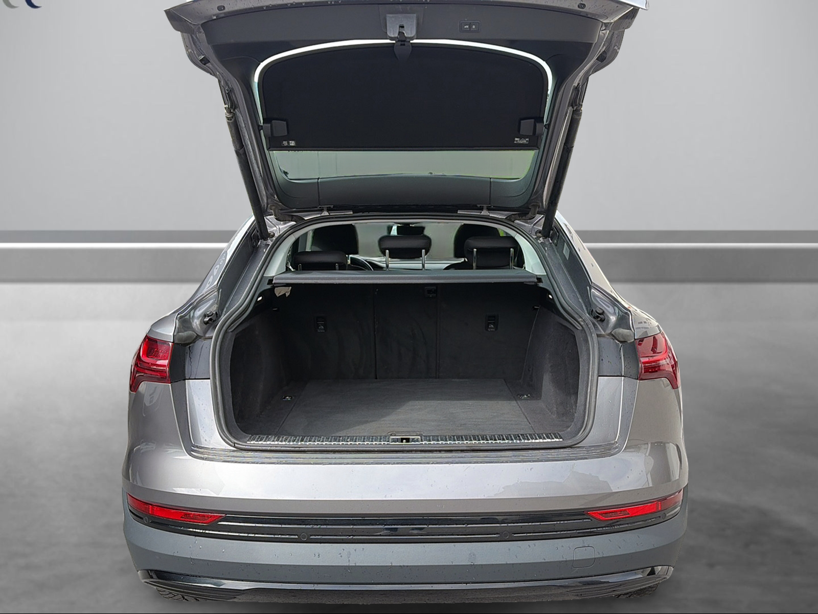 AUDI e-tron 50 Sportback quattro-image-4