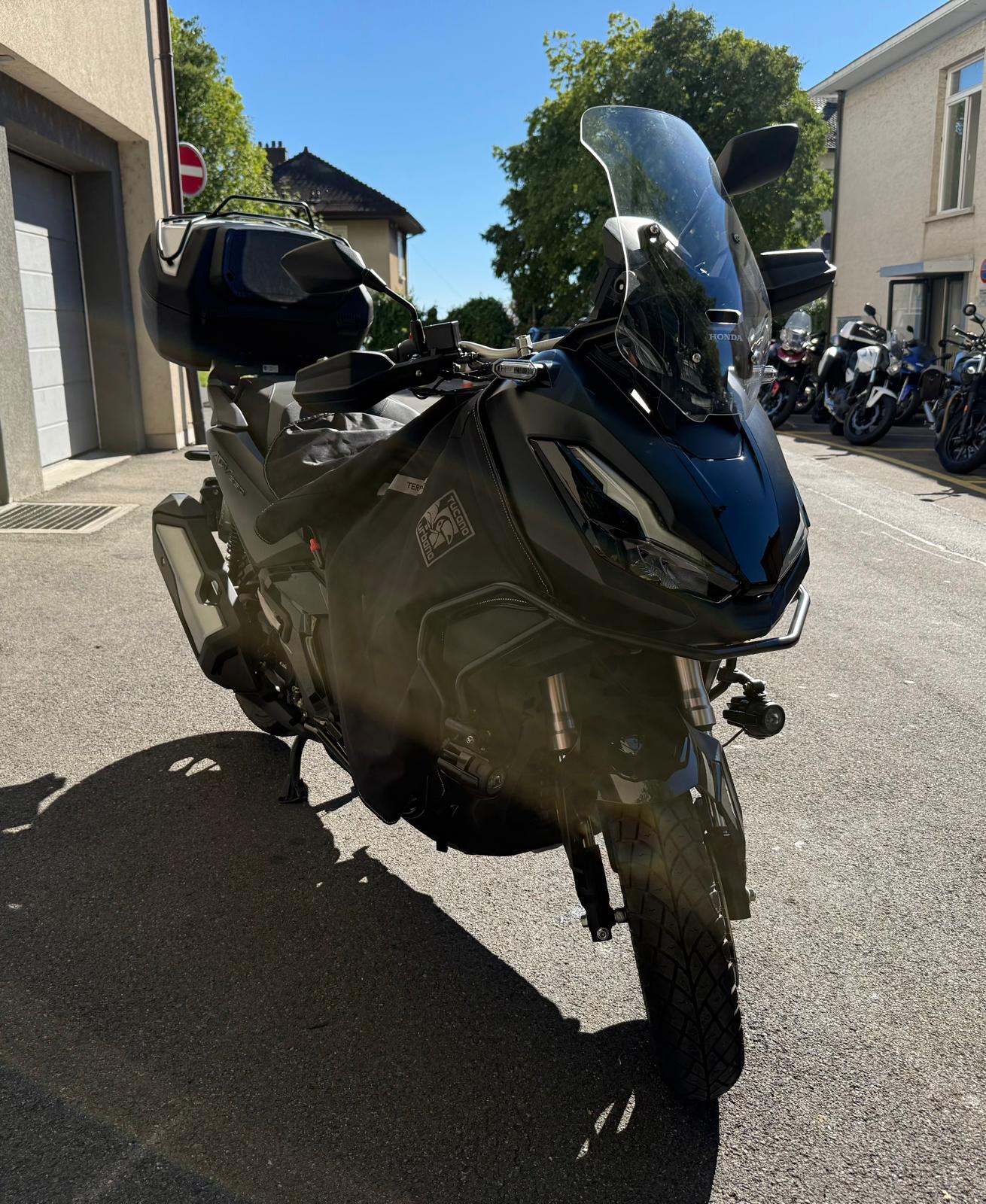 HONDA ADV 350-image-1
