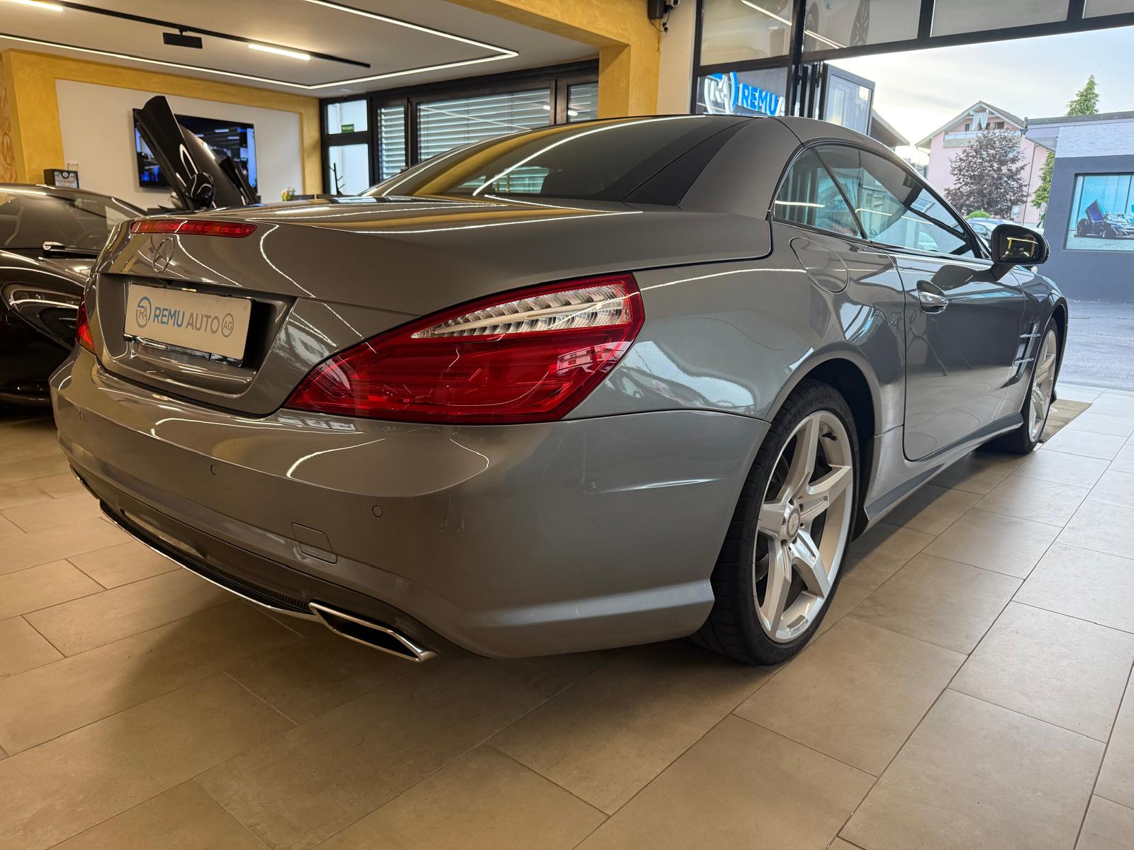 MERCEDES-BENZ SL 500 7G-Tronic-showroom-element-2
