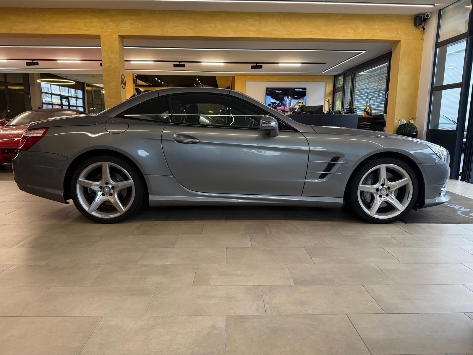 MERCEDES-BENZ SL 500 7G-Tronic-showroom-element-1