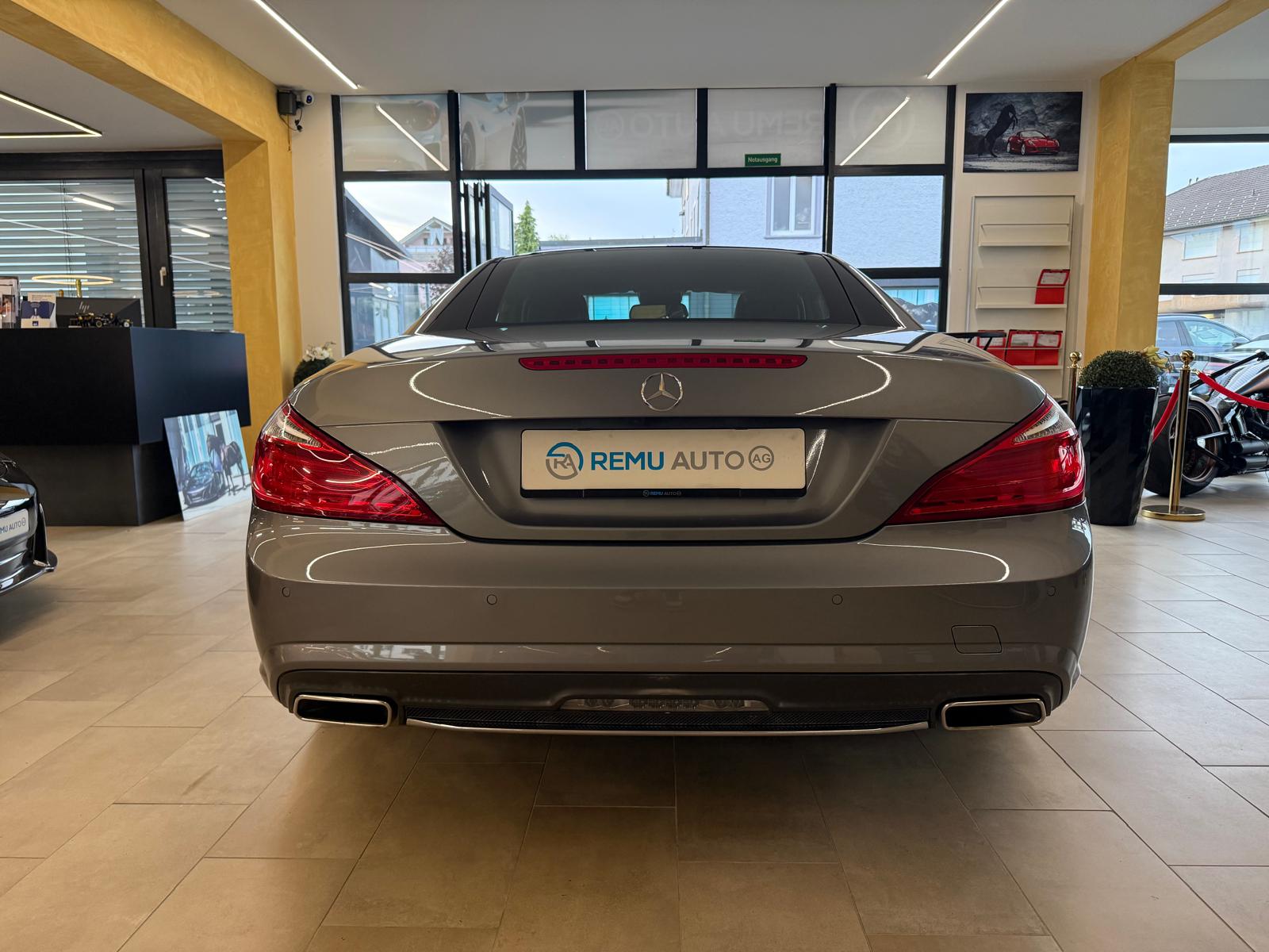 MERCEDES-BENZ SL 500 7G-Tronic-showroom-element-3