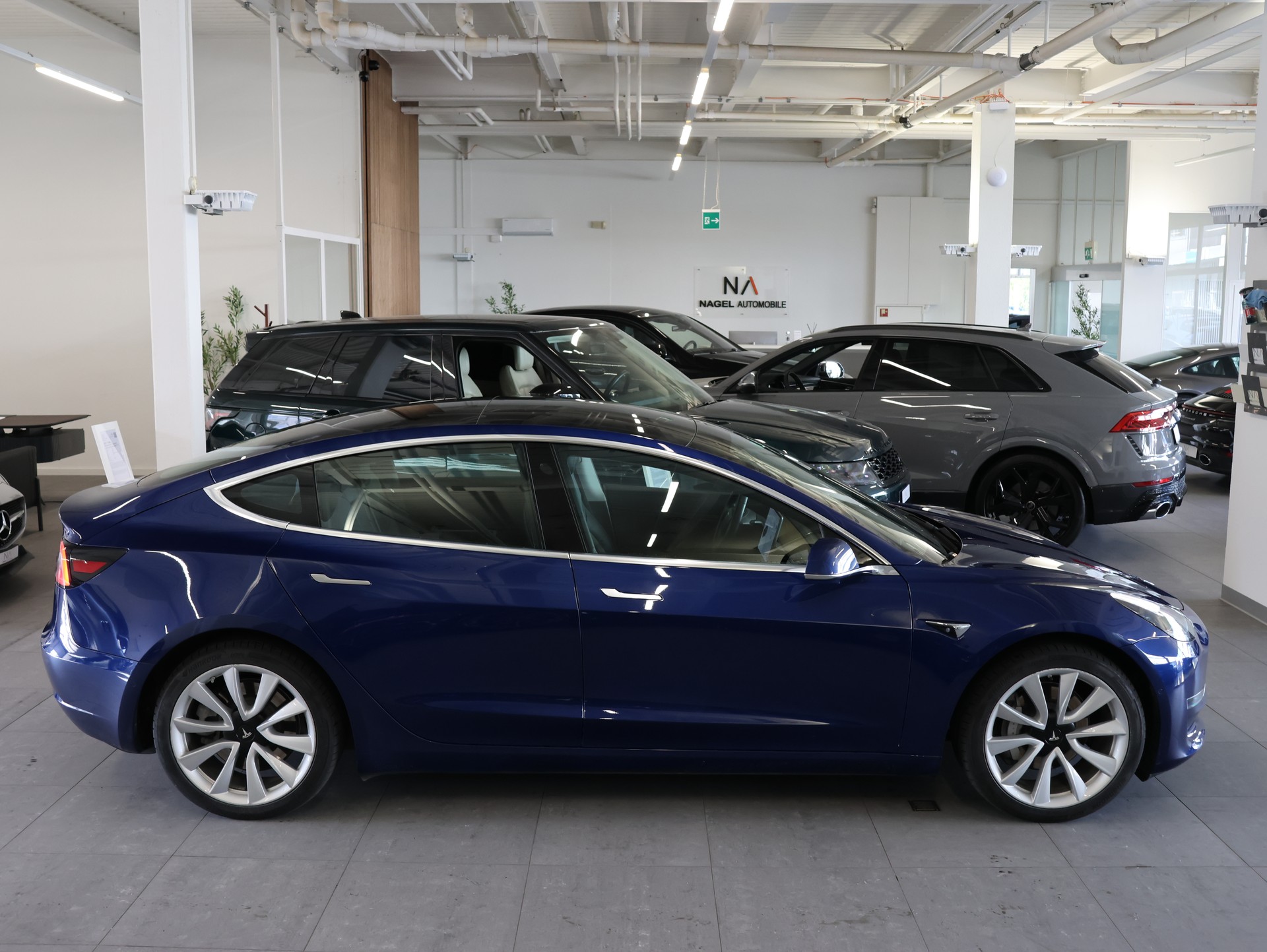 TESLA Model 3 Long Range Dual Motor AWD-image-9