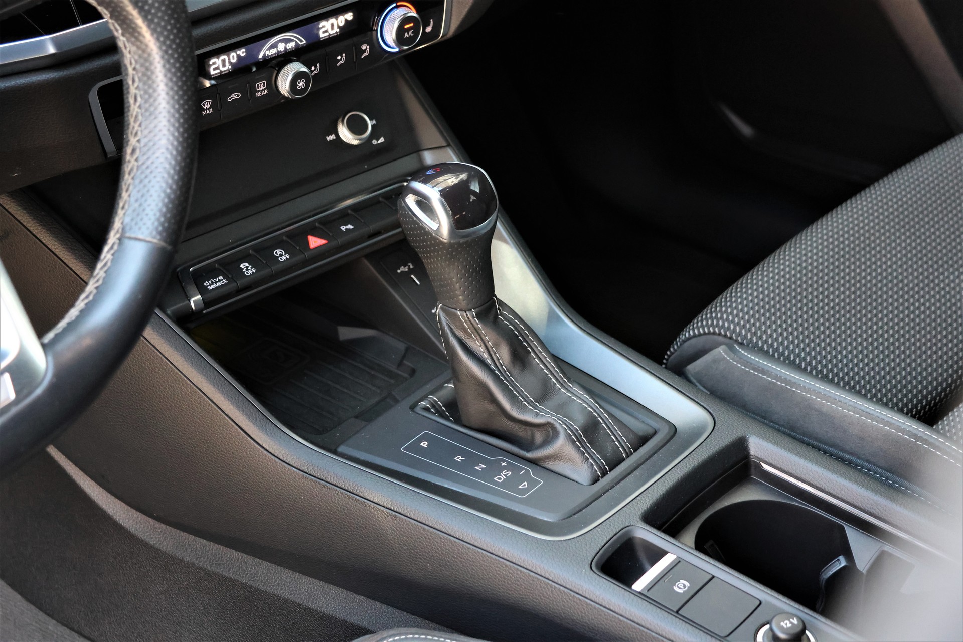 AUDI Q3 Sportback 40 TDI S line Attraction quattro S-tronic (CH)-image-9
