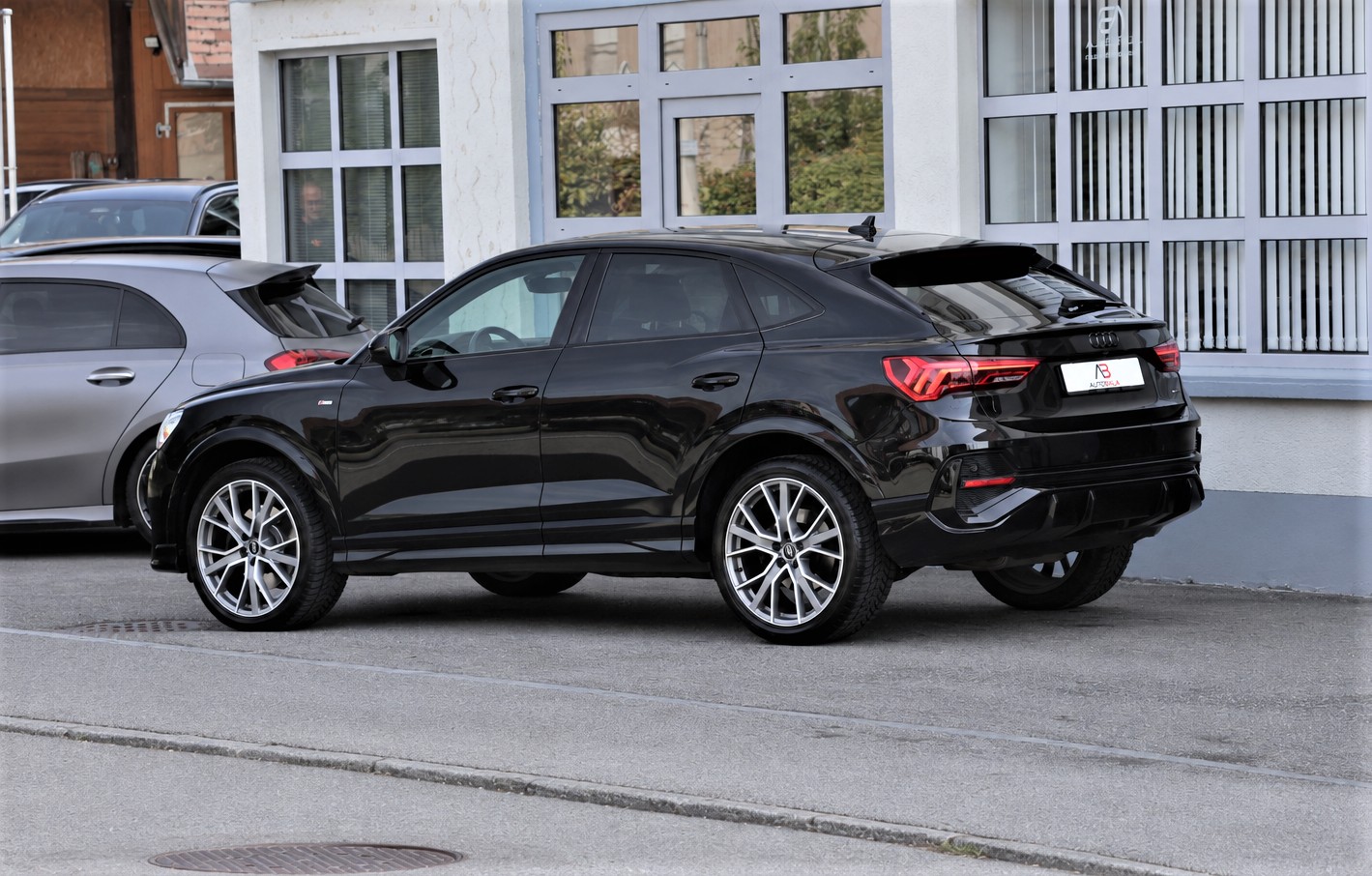 AUDI Q3 Sportback 40 TDI S line Attraction quattro S-tronic (CH)-image-4