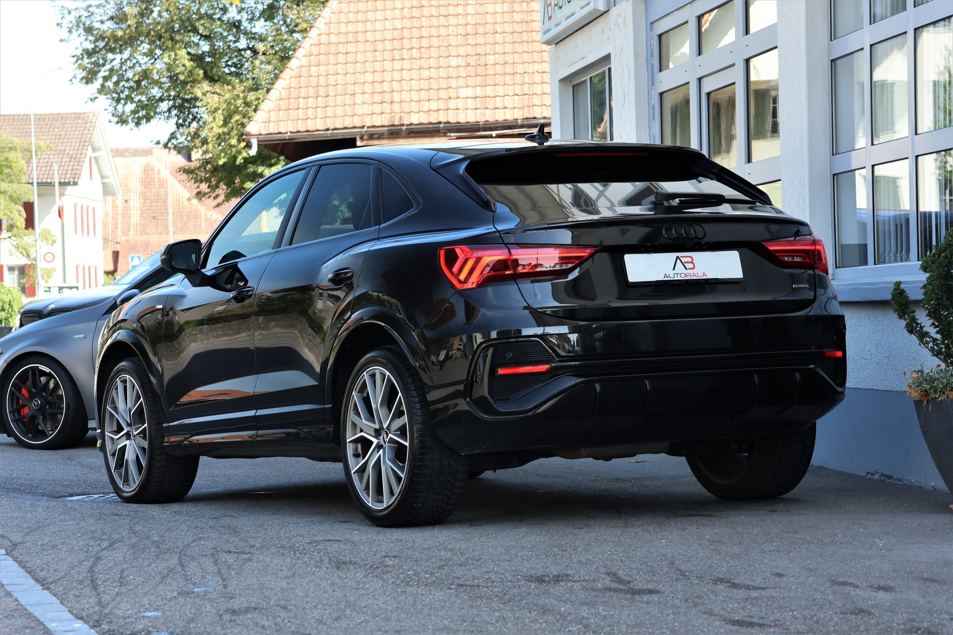 AUDI Q3 Sportback 40 TDI S line Attraction quattro S-tronic (CH)-showroom-element-2