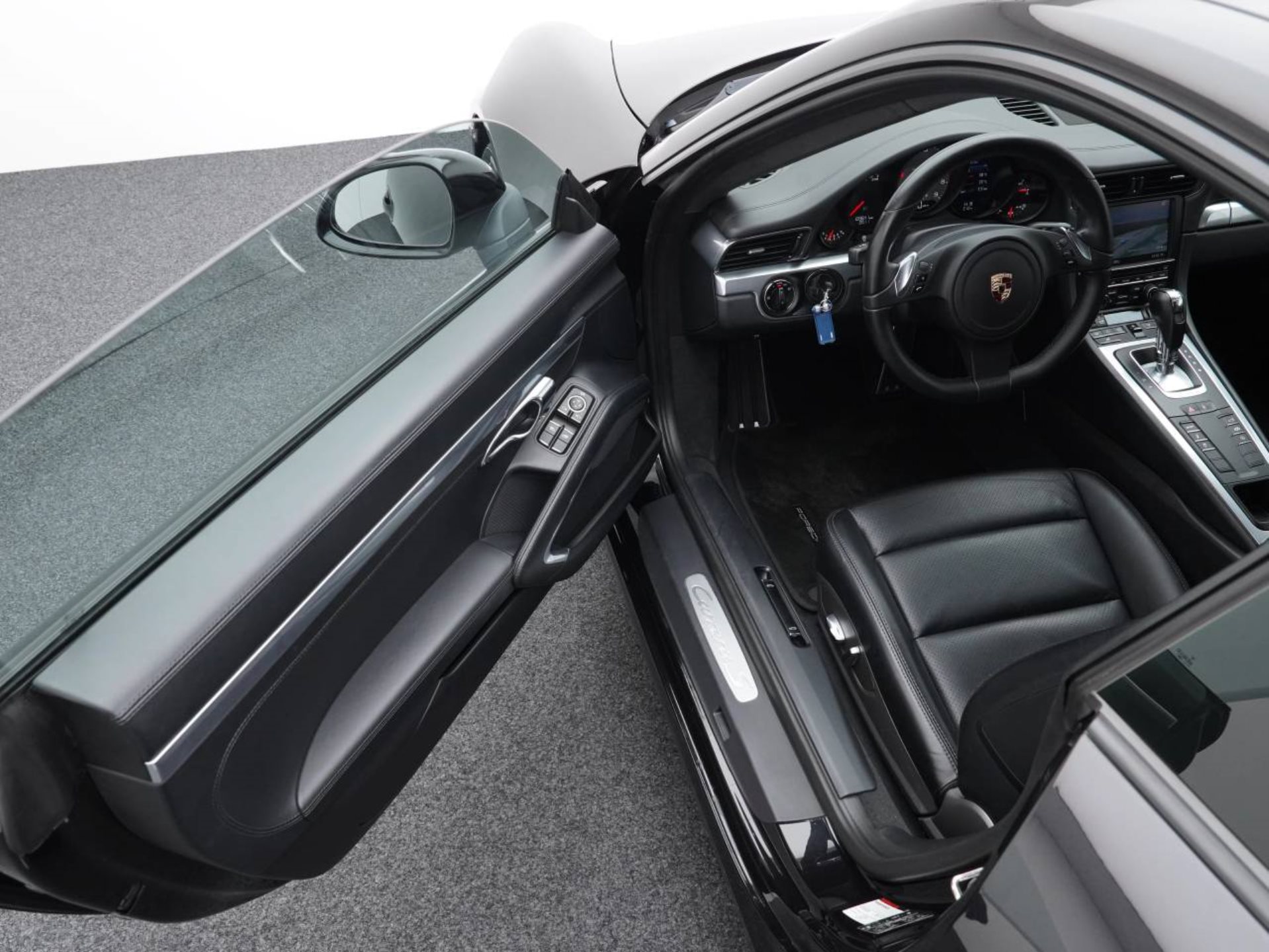 PORSCHE 911 Carrera S-showroom-element-3