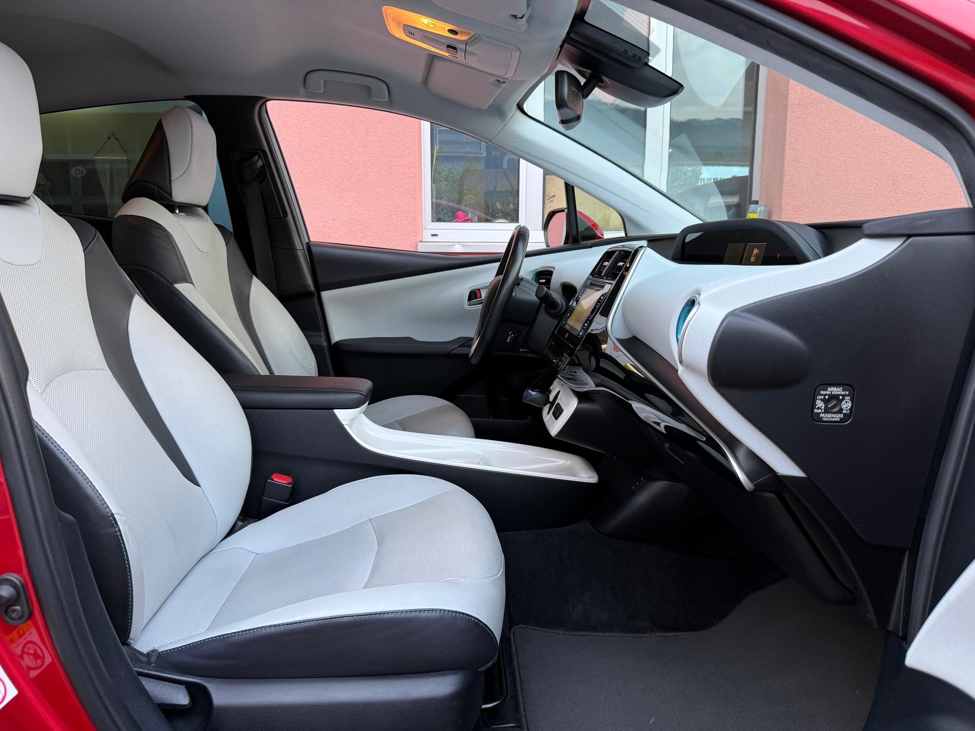 TOYOTA Prius 1.8 VVT-i HSD Sol Premium-image-11