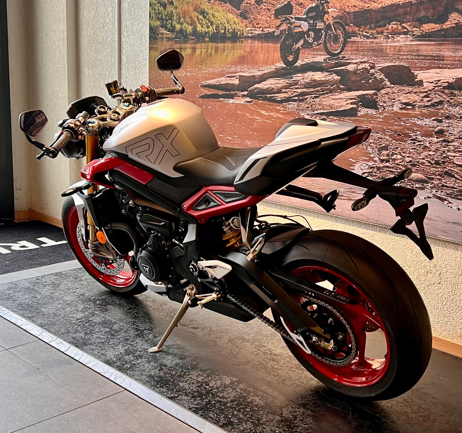 TRIUMPH Street Triple 765 RX-image-4