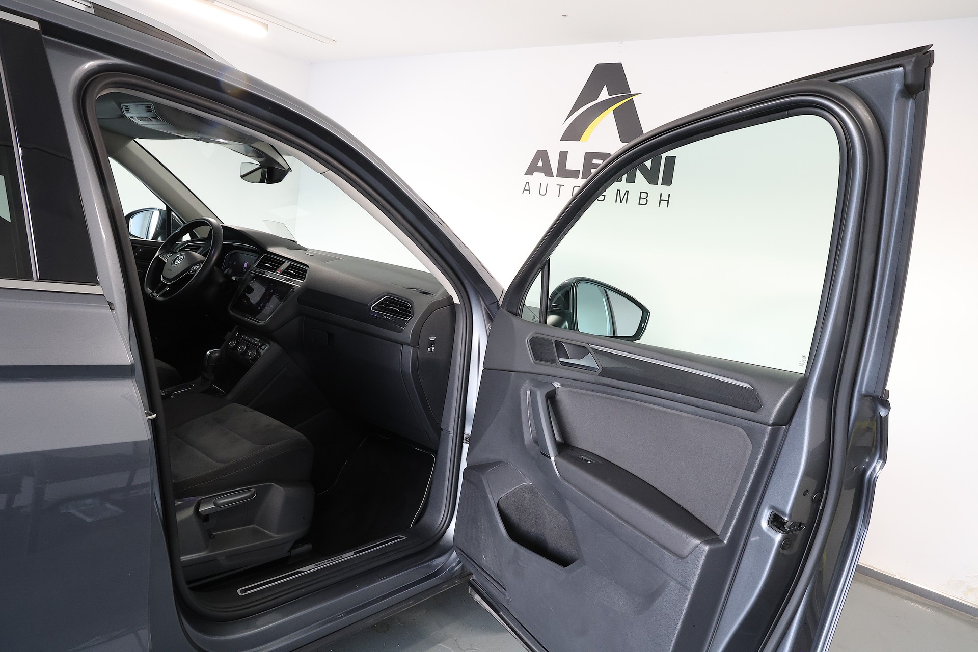 VW Tiguan Allspace 2.0 TDI SCR Highline DSG *7-Sitzer*-image-11