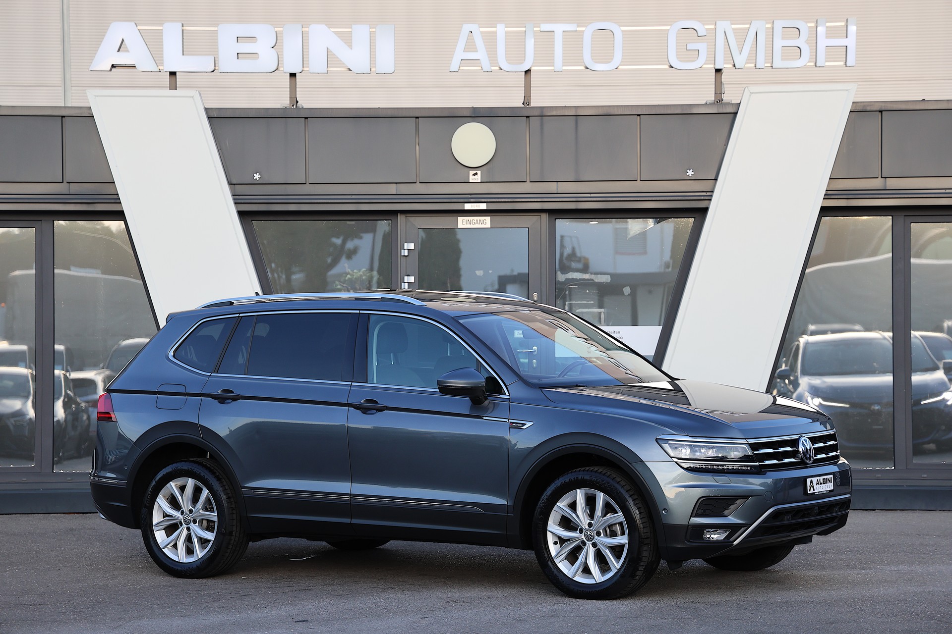 VW Tiguan Allspace 2.0 TDI SCR Highline DSG *7-Sitzer*-showroom-element-1