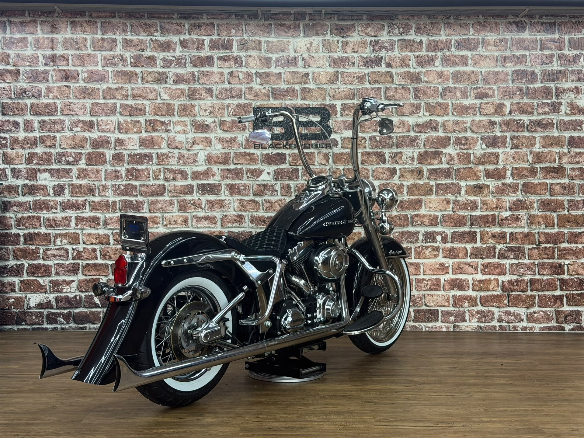 HARLEY-DAVIDSON FLSTCI Softail Classic-image-3