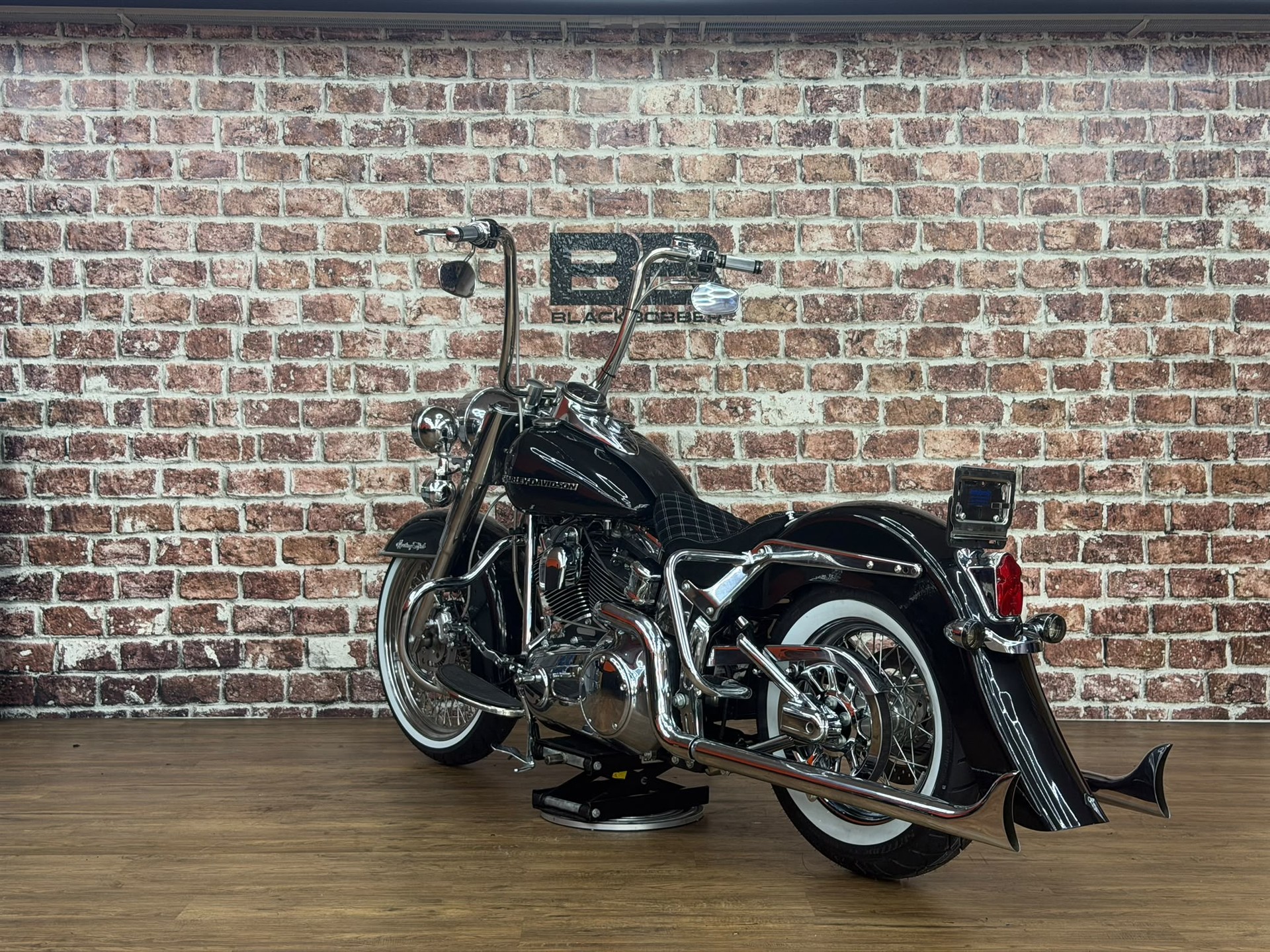 HARLEY-DAVIDSON FLSTCI Softail Classic-image-2