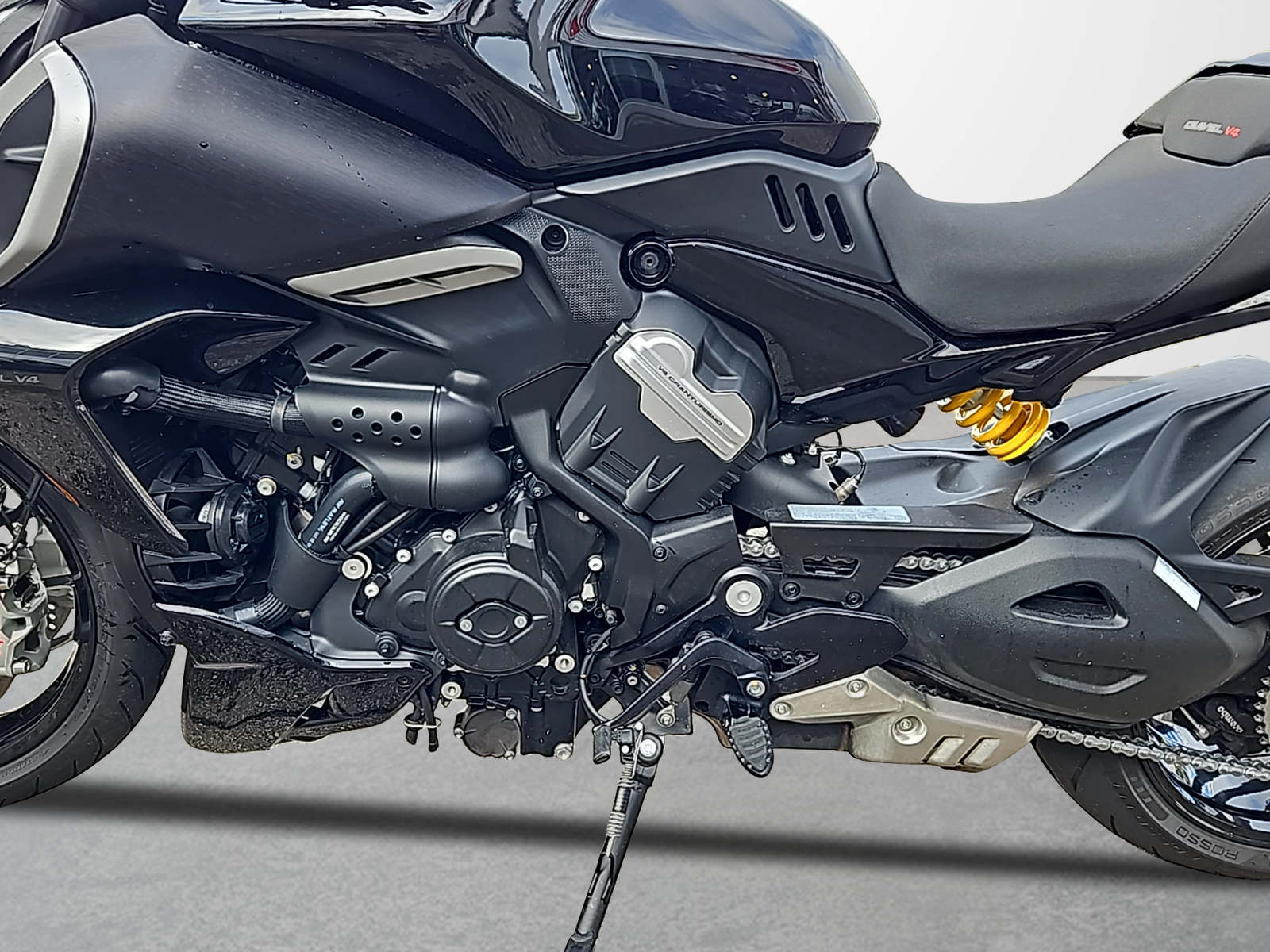 DUCATI Diavel V4-image-5