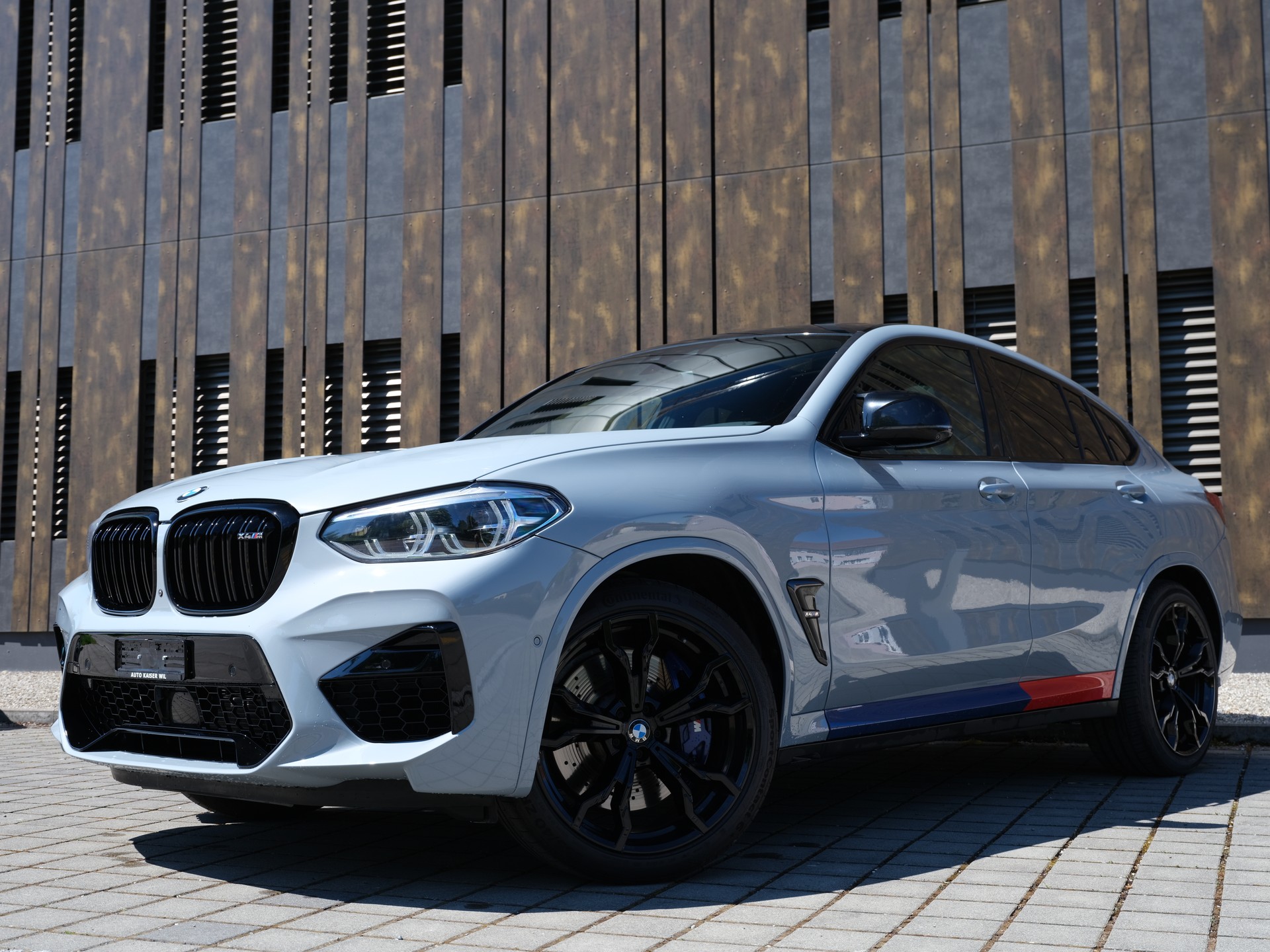 BMW X4M M Competition Steptronic-showroom-element-1