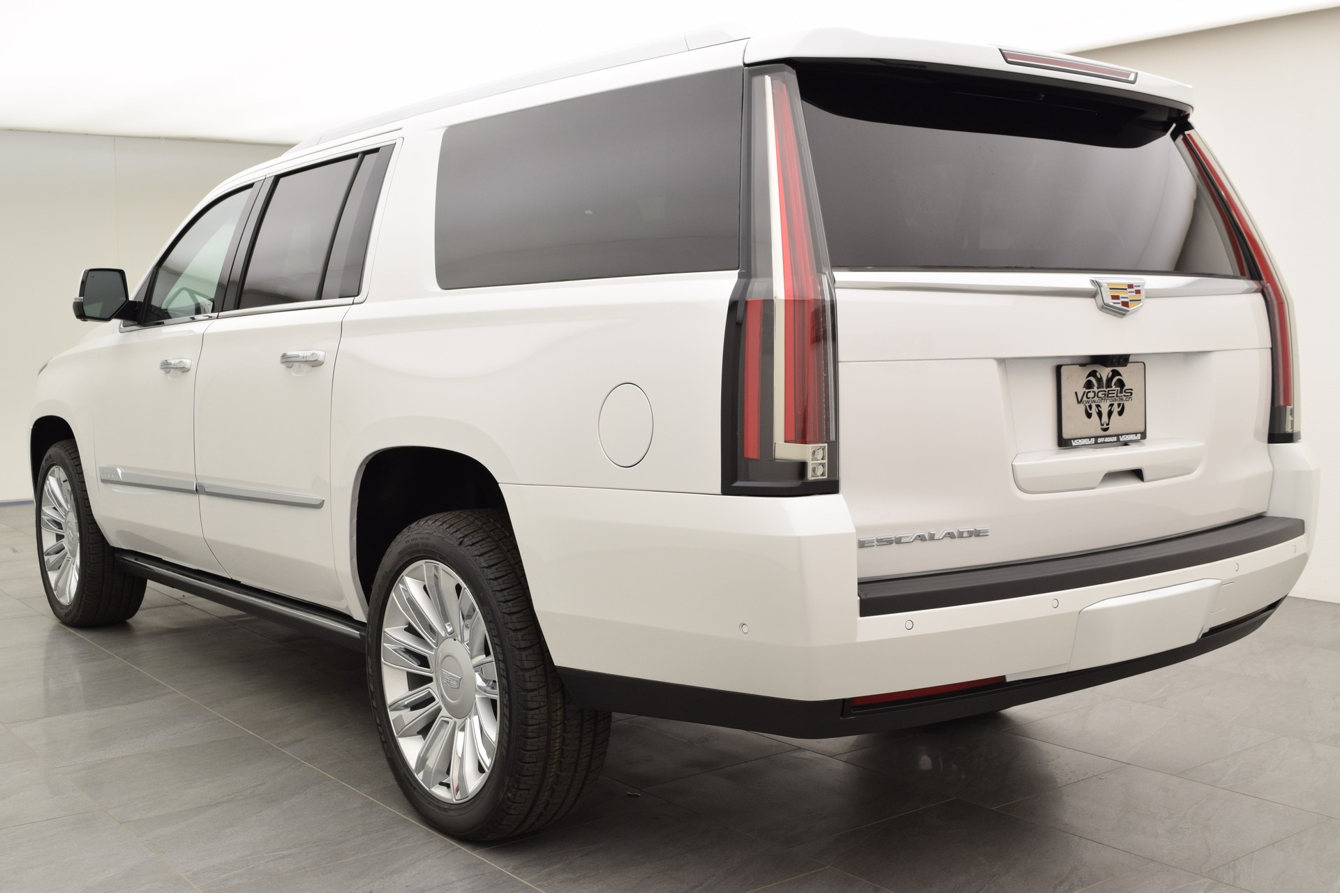 CADILLAC Escalade 6.2 ESV Platinum-image-7