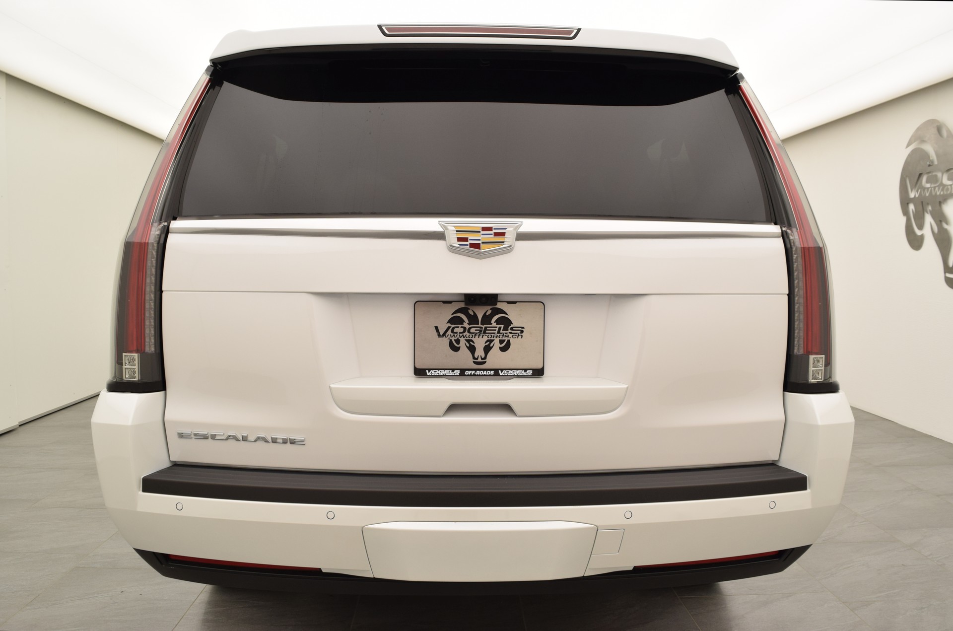 CADILLAC Escalade 6.2 ESV Platinum-image-5
