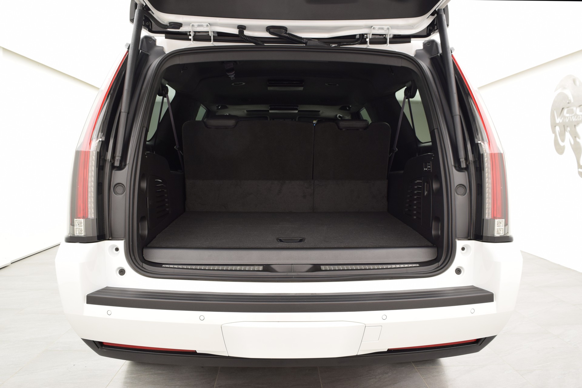 CADILLAC Escalade 6.2 ESV Platinum-image-6
