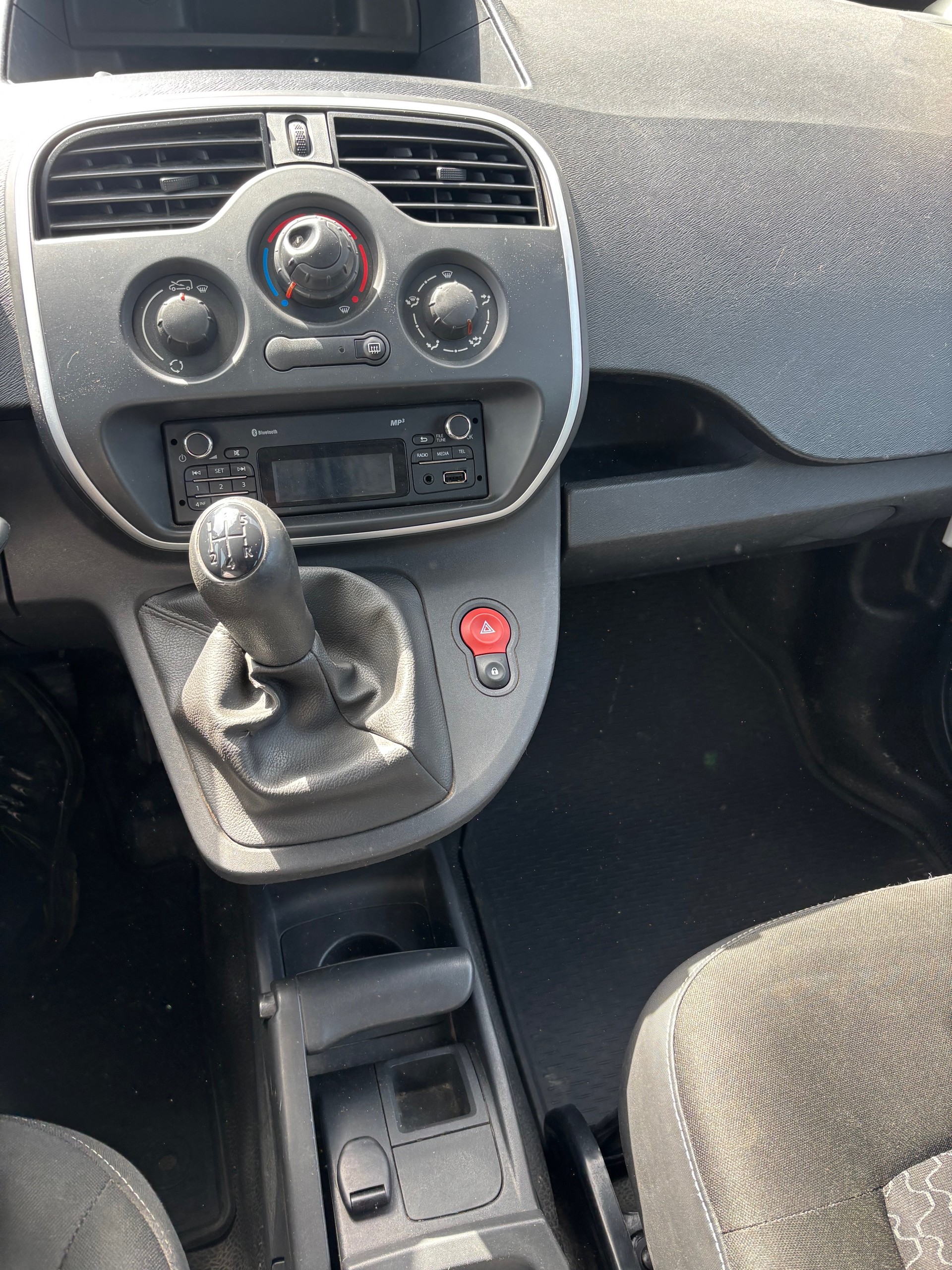 RENAULT Kangoo Medium 1.6 105 Business-image-3