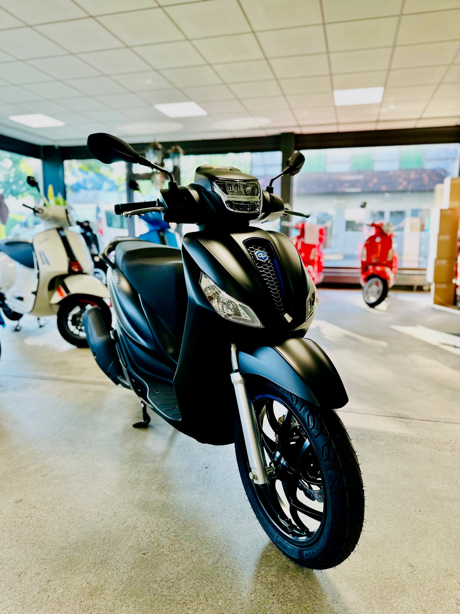 PIAGGIO Medley 200 Sport E5+-image-0