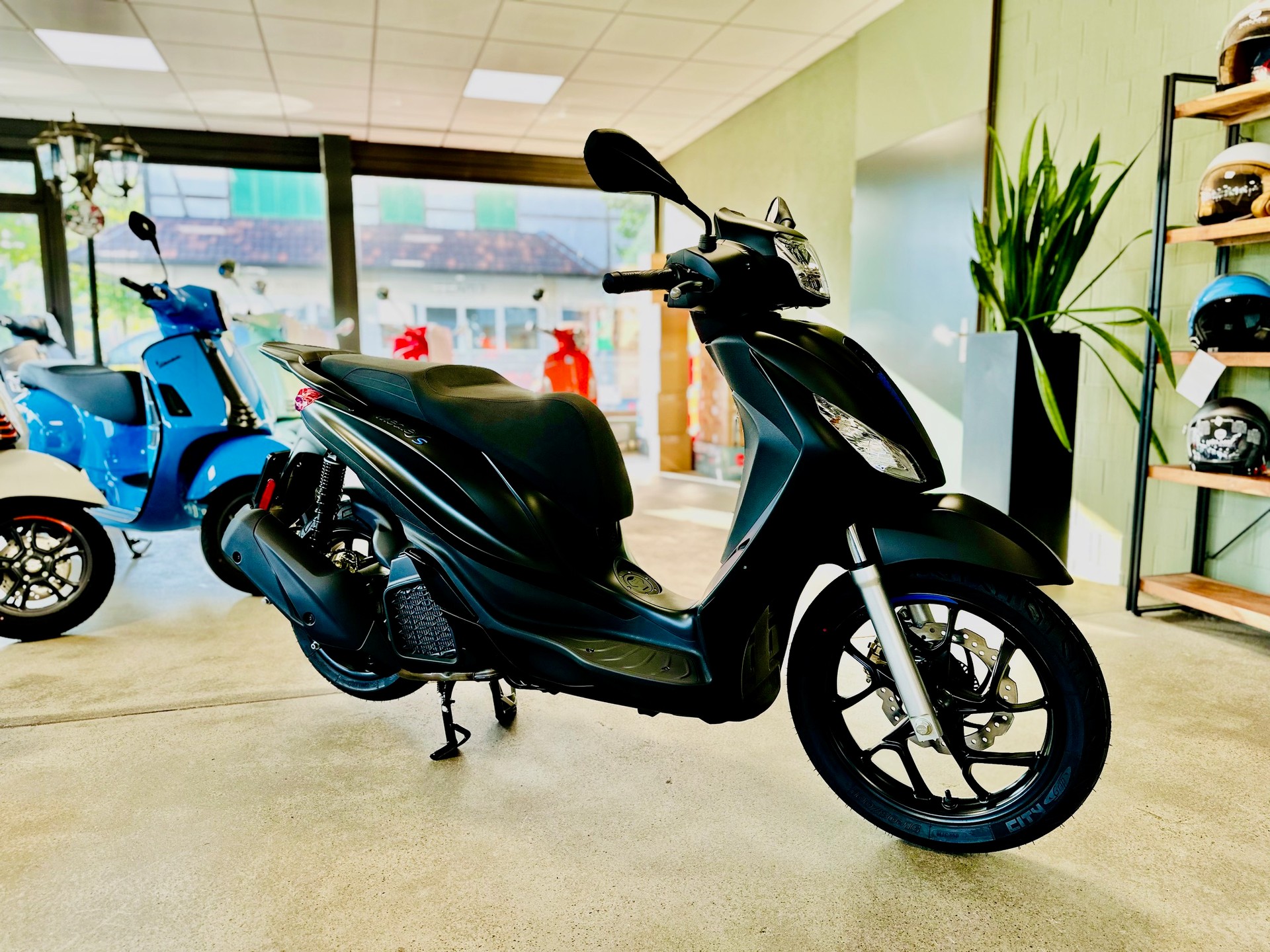 PIAGGIO Medley 200 Sport E5+-image-1