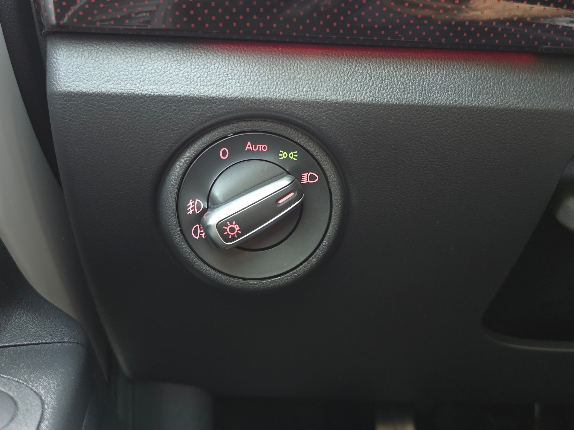 VW Up 1.0 TSI GTI-image-18