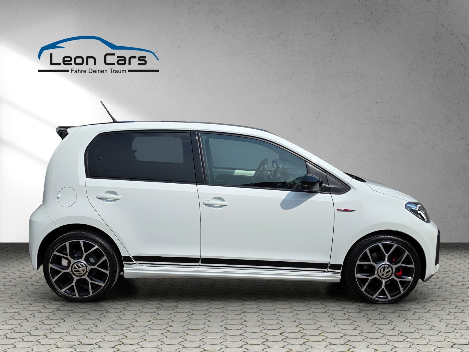 VW Up 1.0 TSI GTI-showroom-element-2