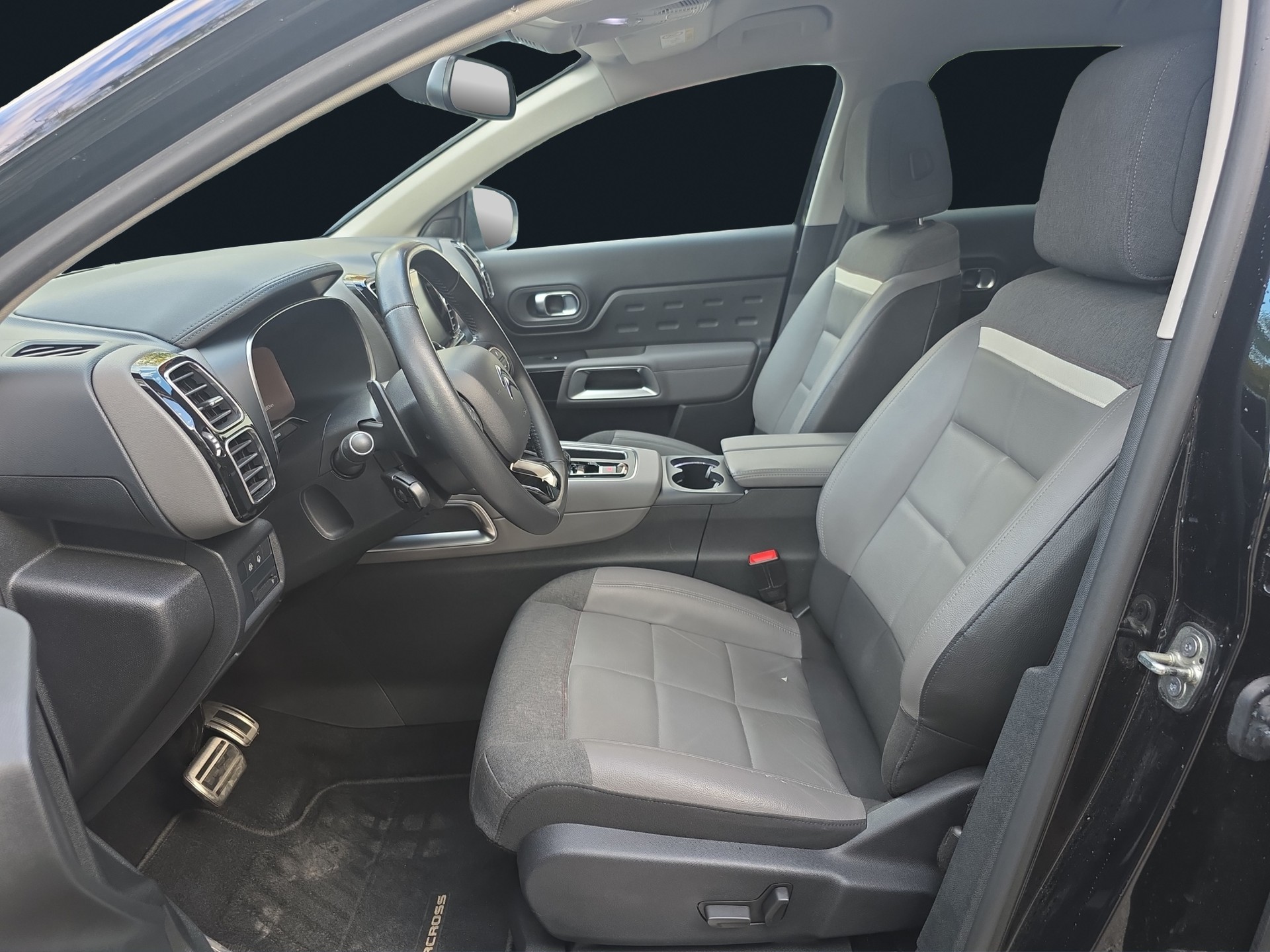 CITROEN C5 Aircross 1.6i PureTech Shine EAT8-image-9