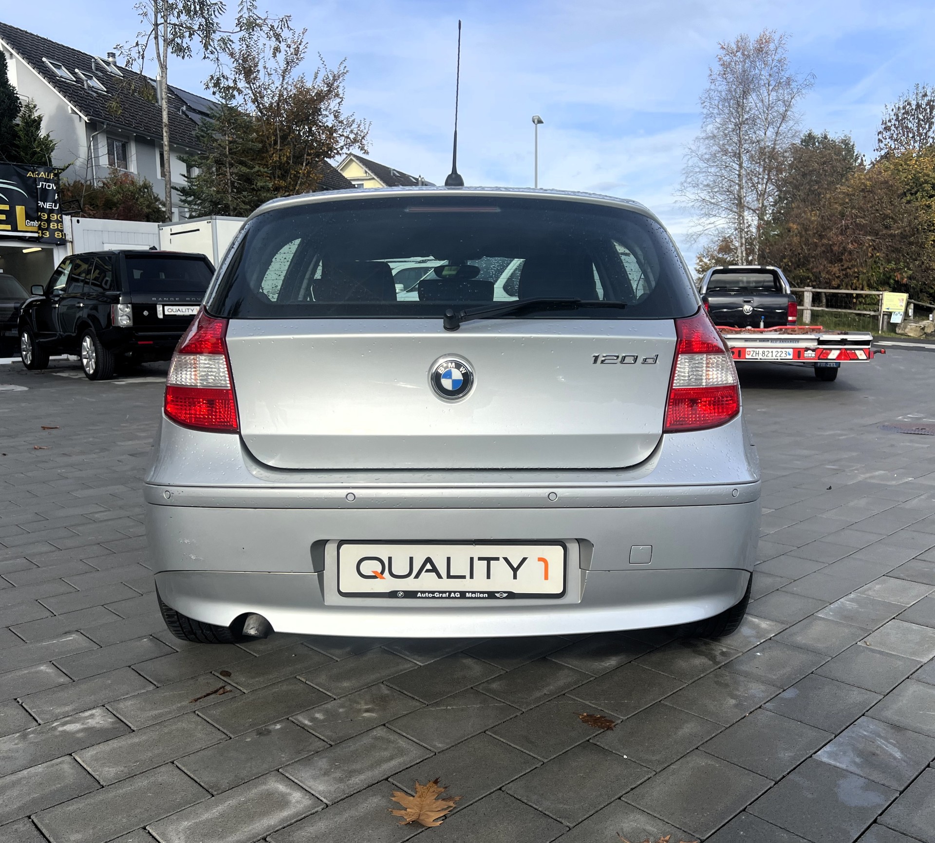 BMW 120d-showroom-element-3